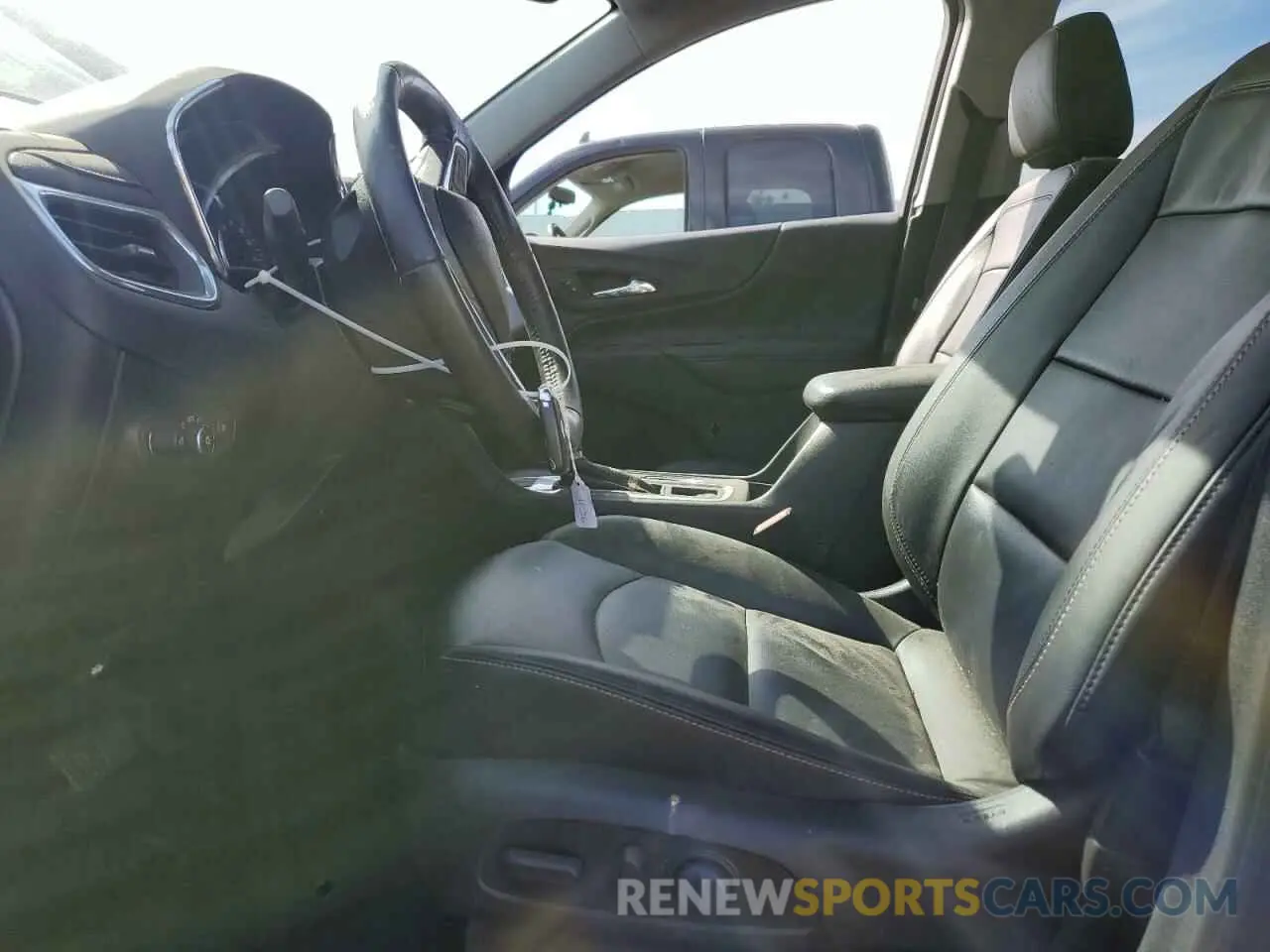 7 Photograph of a damaged car 2GNAXYEX2K6136619 CHEVROLET EQUINOX 2019