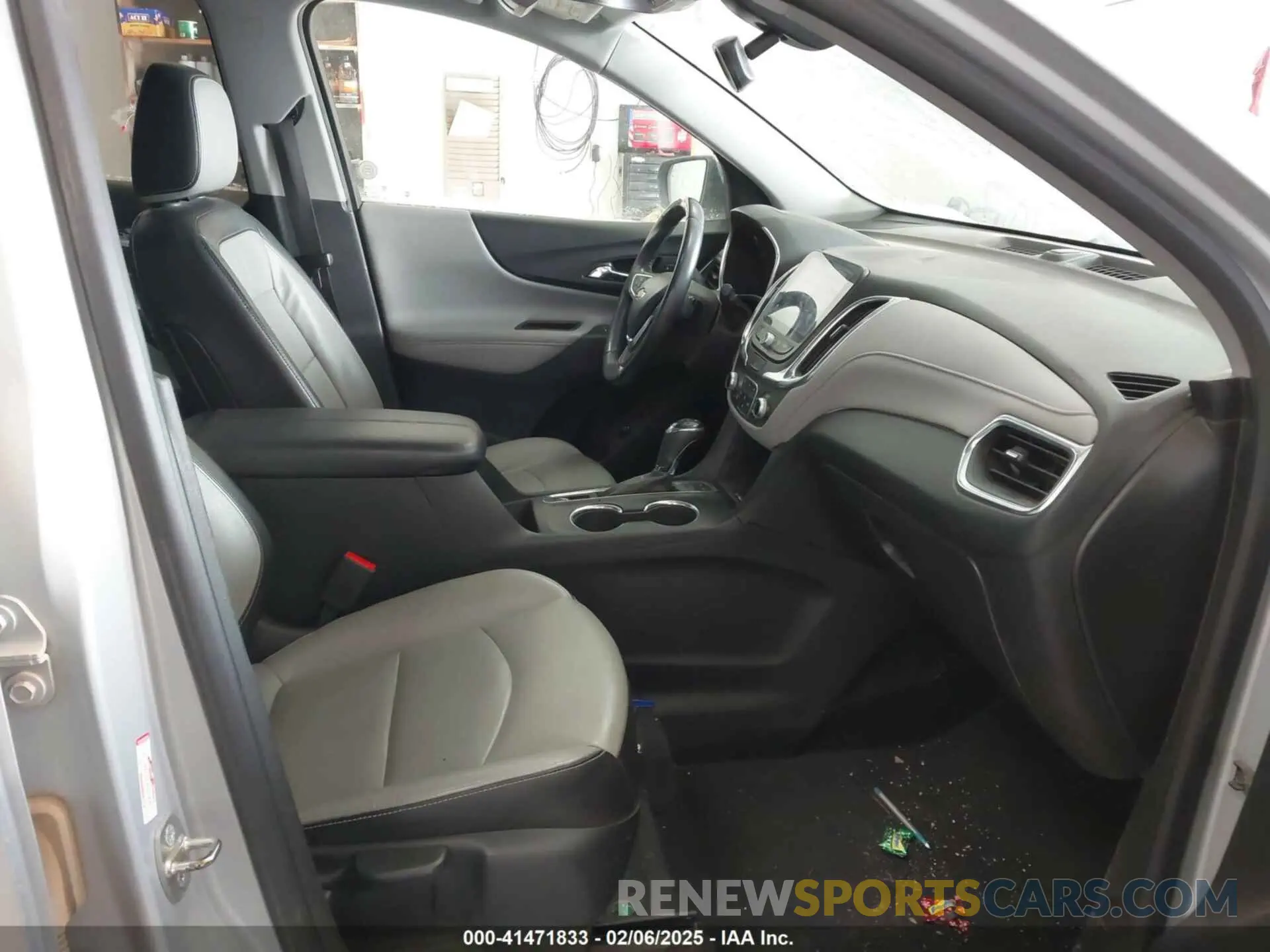 5 Photograph of a damaged car 2GNAXYEX3K6238138 CHEVROLET EQUINOX 2019