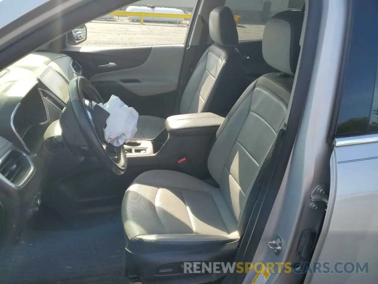 7 Photograph of a damaged car 2GNAXYEX6K6105776 CHEVROLET EQUINOX 2019