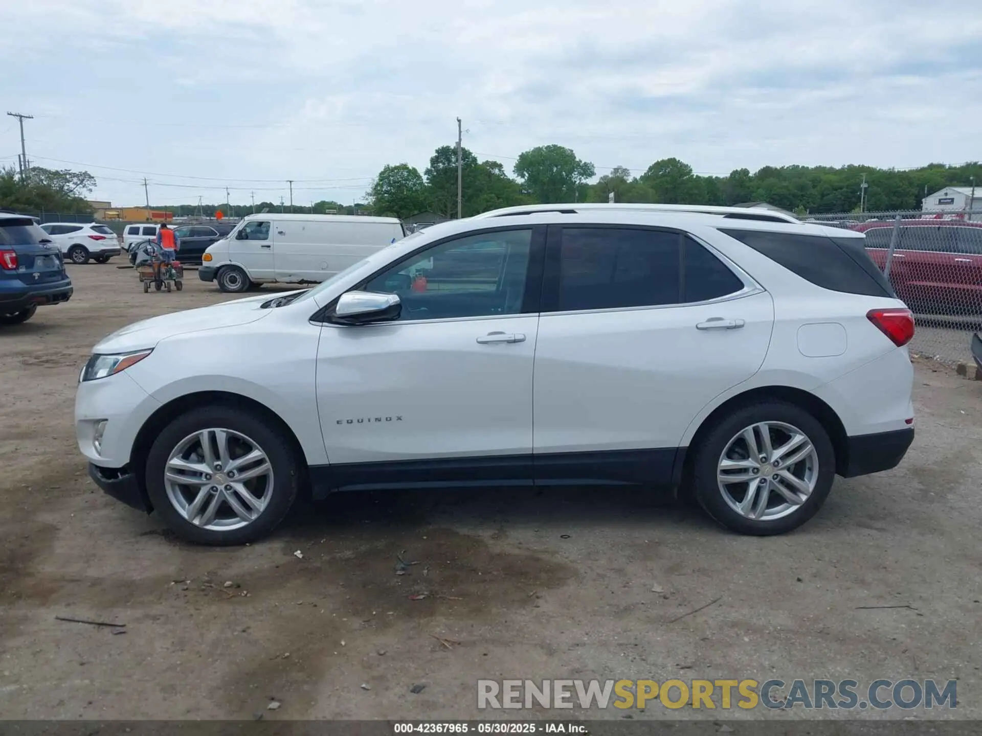 14 Photograph of a damaged car 2GNAXYEX7K6270400 CHEVROLET EQUINOX 2019