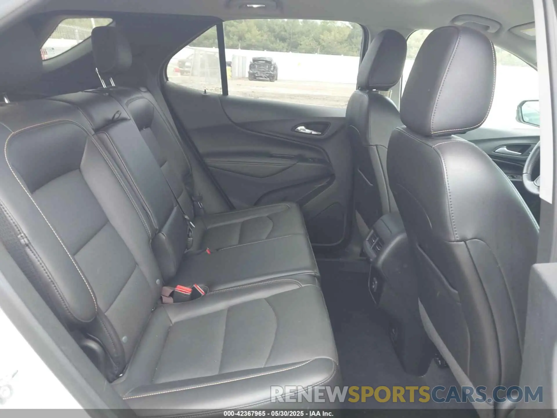 8 Photograph of a damaged car 2GNAXYEX7K6270400 CHEVROLET EQUINOX 2019
