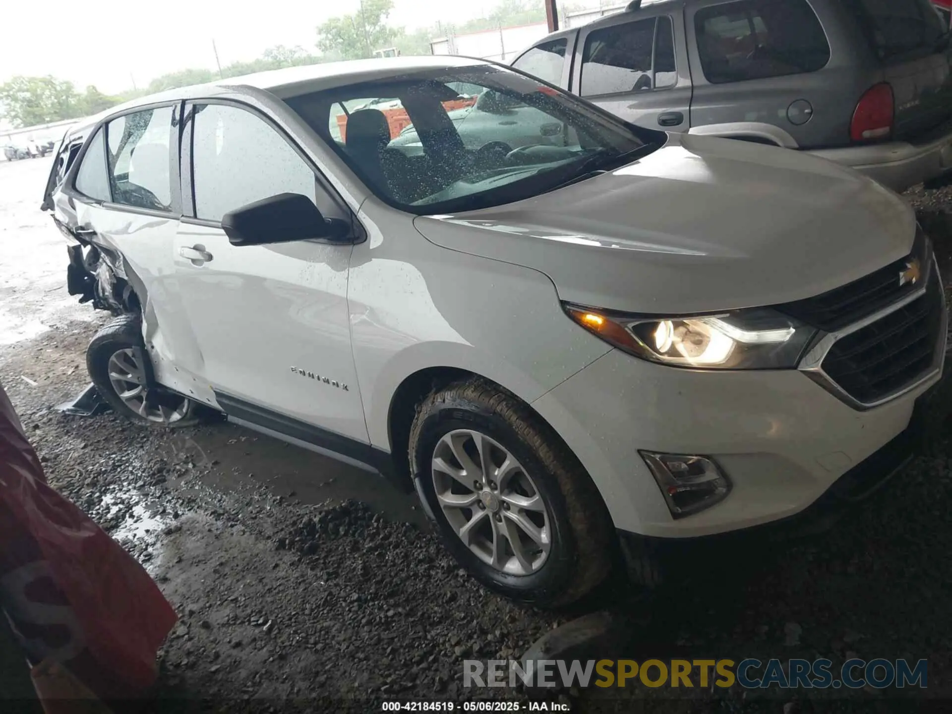 1 Фотография поврежденного автомобиля 3GNAXHEV1KS659548 CHEVROLET EQUINOX 2019