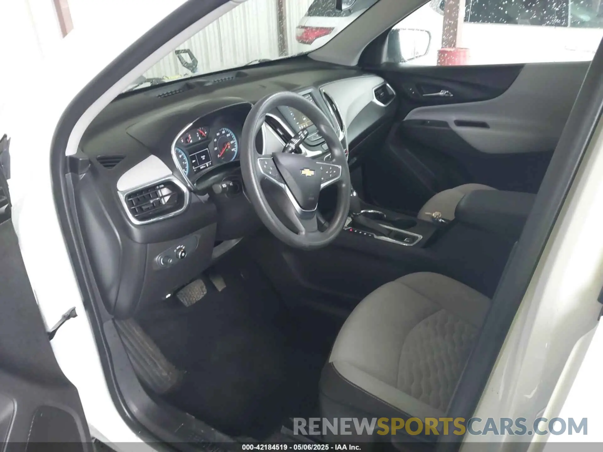 5 Фотография поврежденного автомобиля 3GNAXHEV1KS659548 CHEVROLET EQUINOX 2019