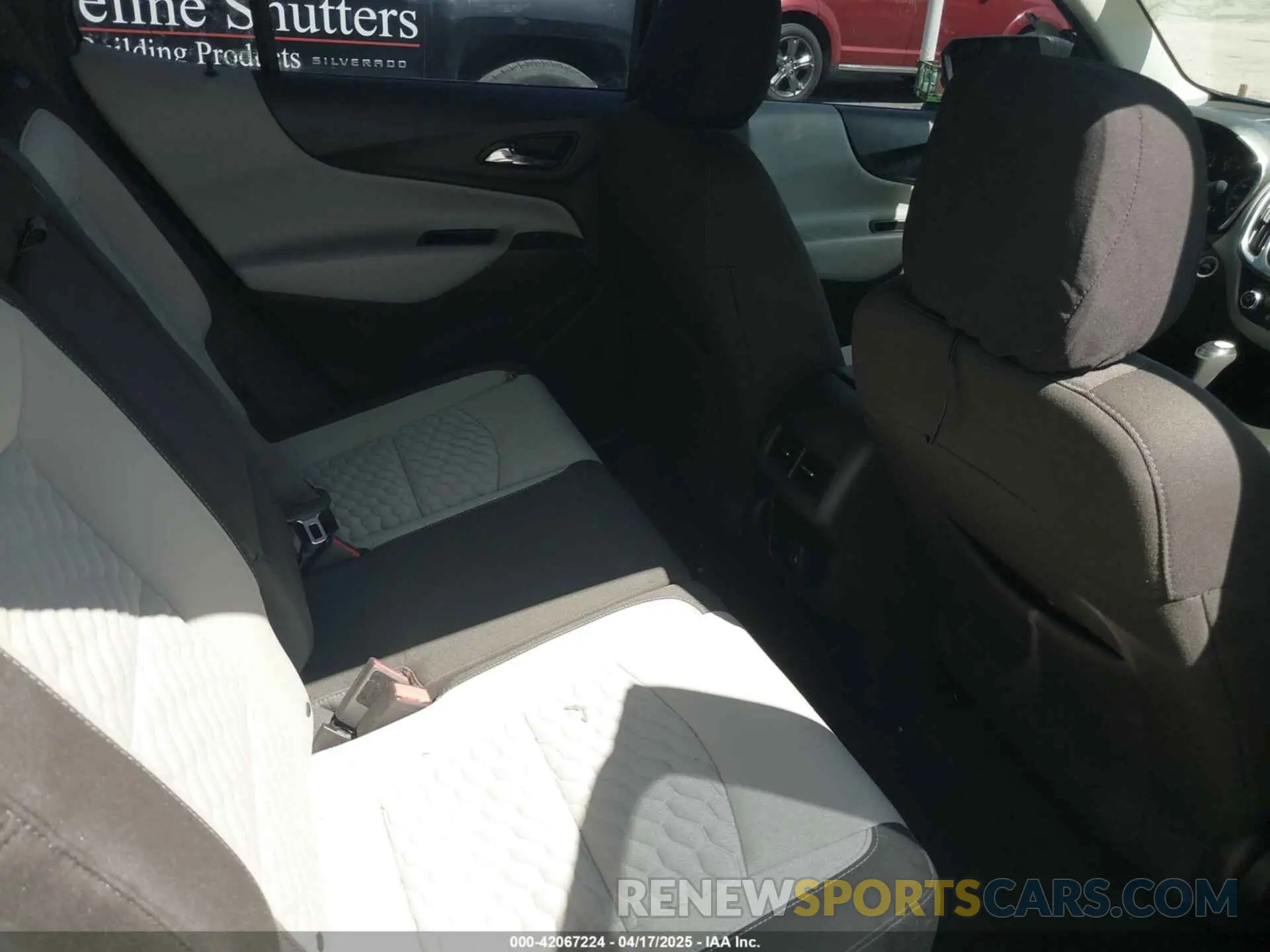 8 Photograph of a damaged car 3GNAXHEV2KL361181 CHEVROLET EQUINOX 2019