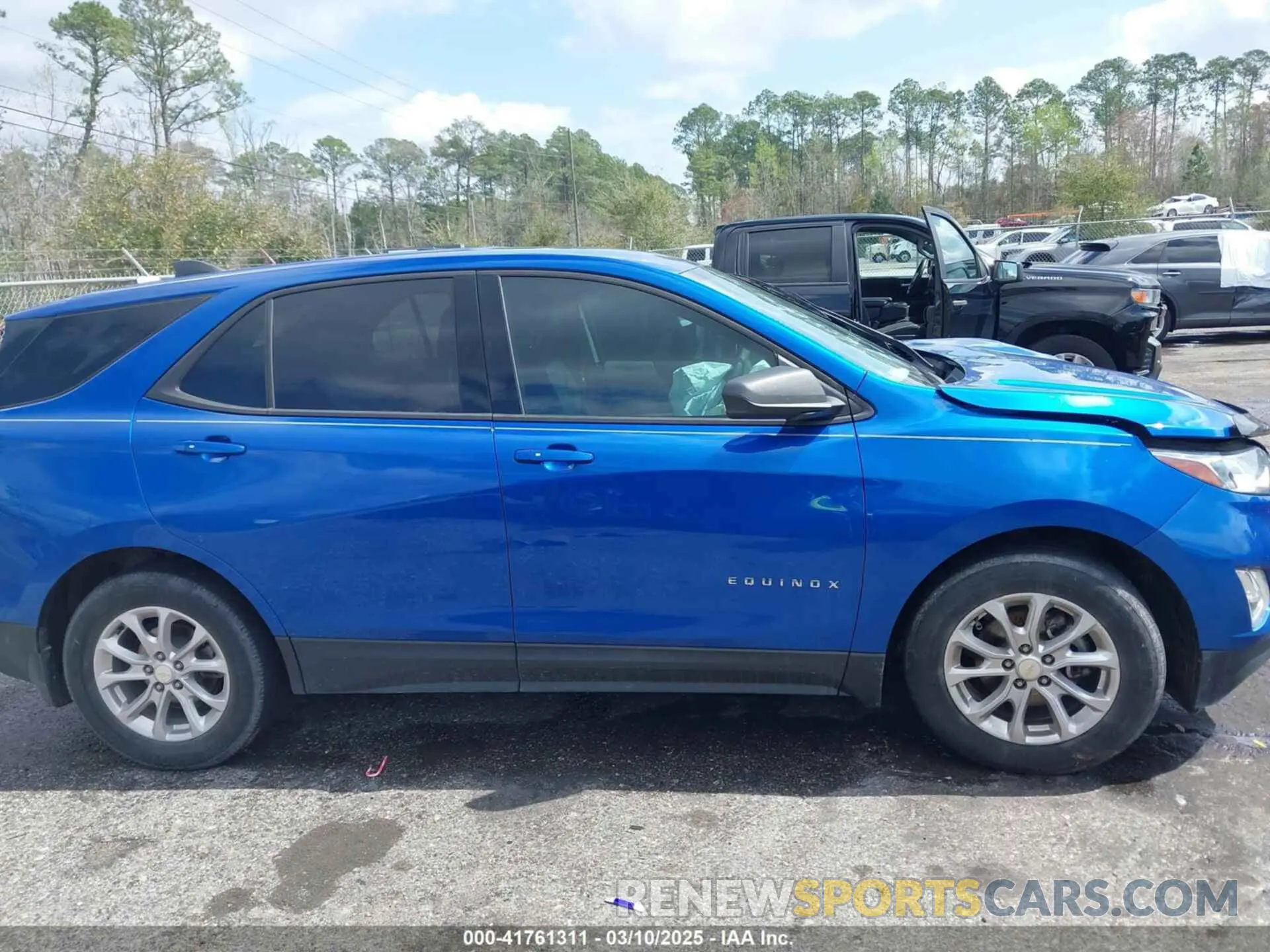 13 Photograph of a damaged car 3GNAXHEV2KS521825 CHEVROLET EQUINOX 2019