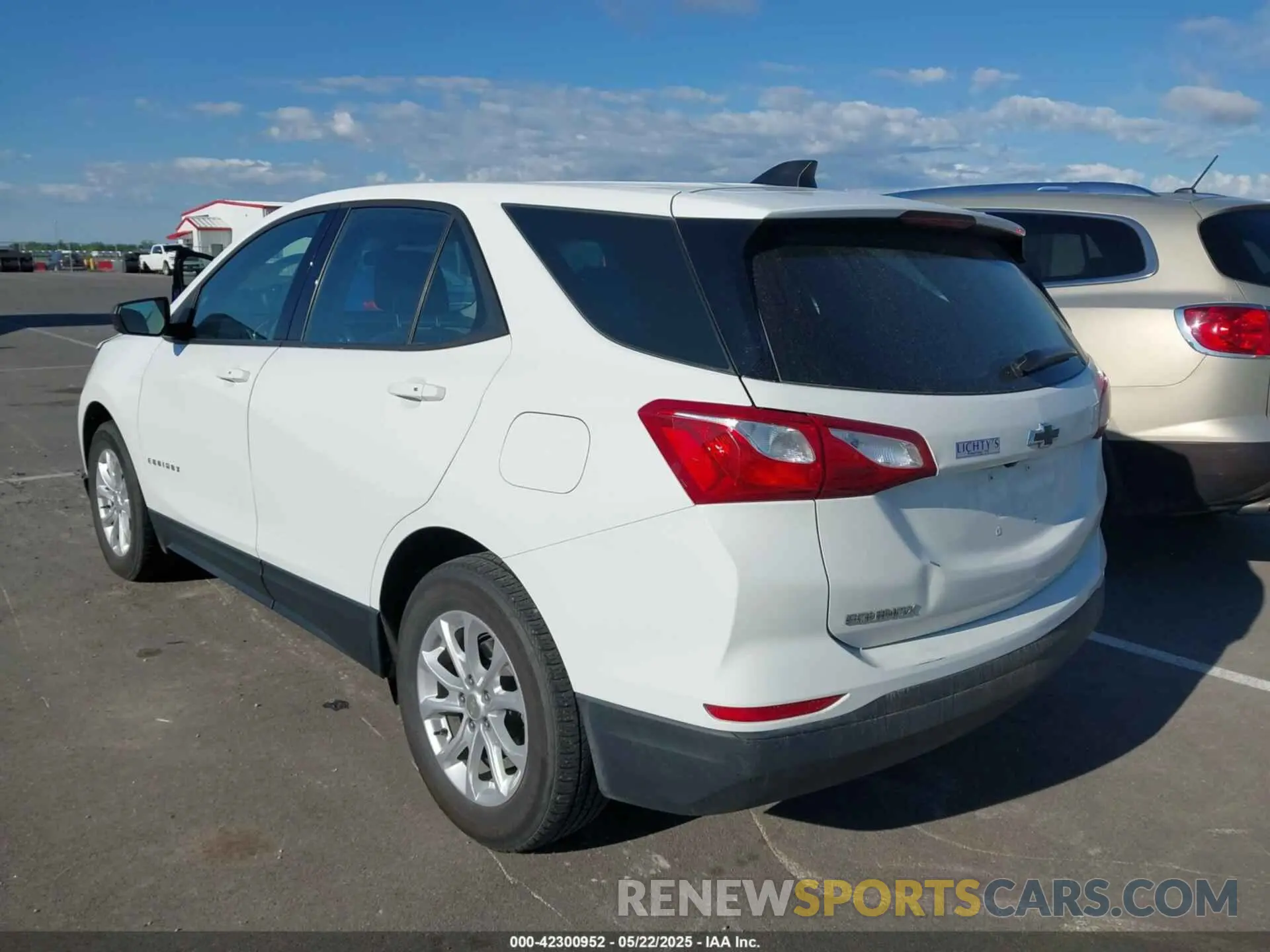 3 Фотография поврежденного автомобиля 3GNAXHEV2KS562553 CHEVROLET EQUINOX 2019