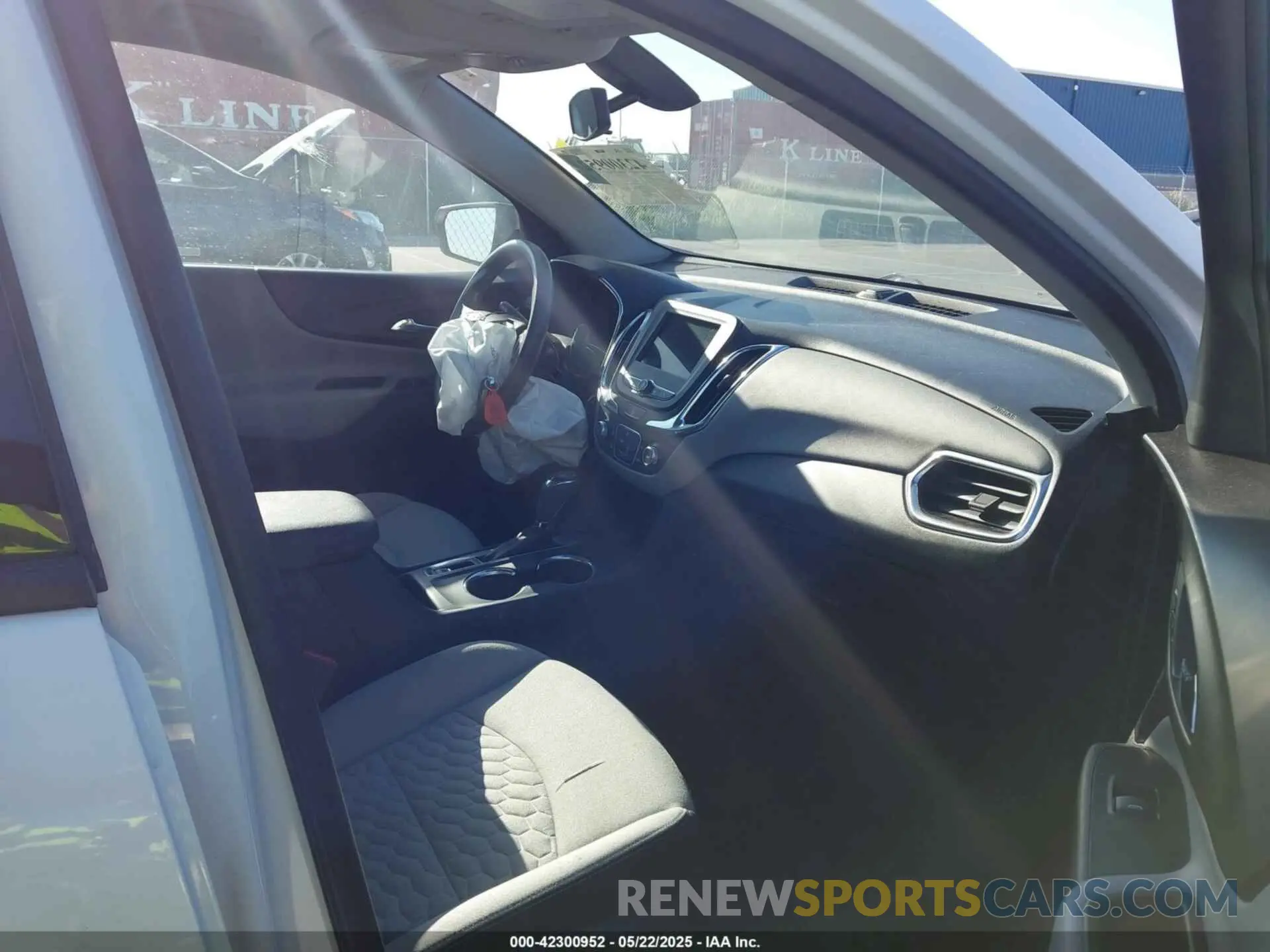 5 Фотография поврежденного автомобиля 3GNAXHEV2KS562553 CHEVROLET EQUINOX 2019