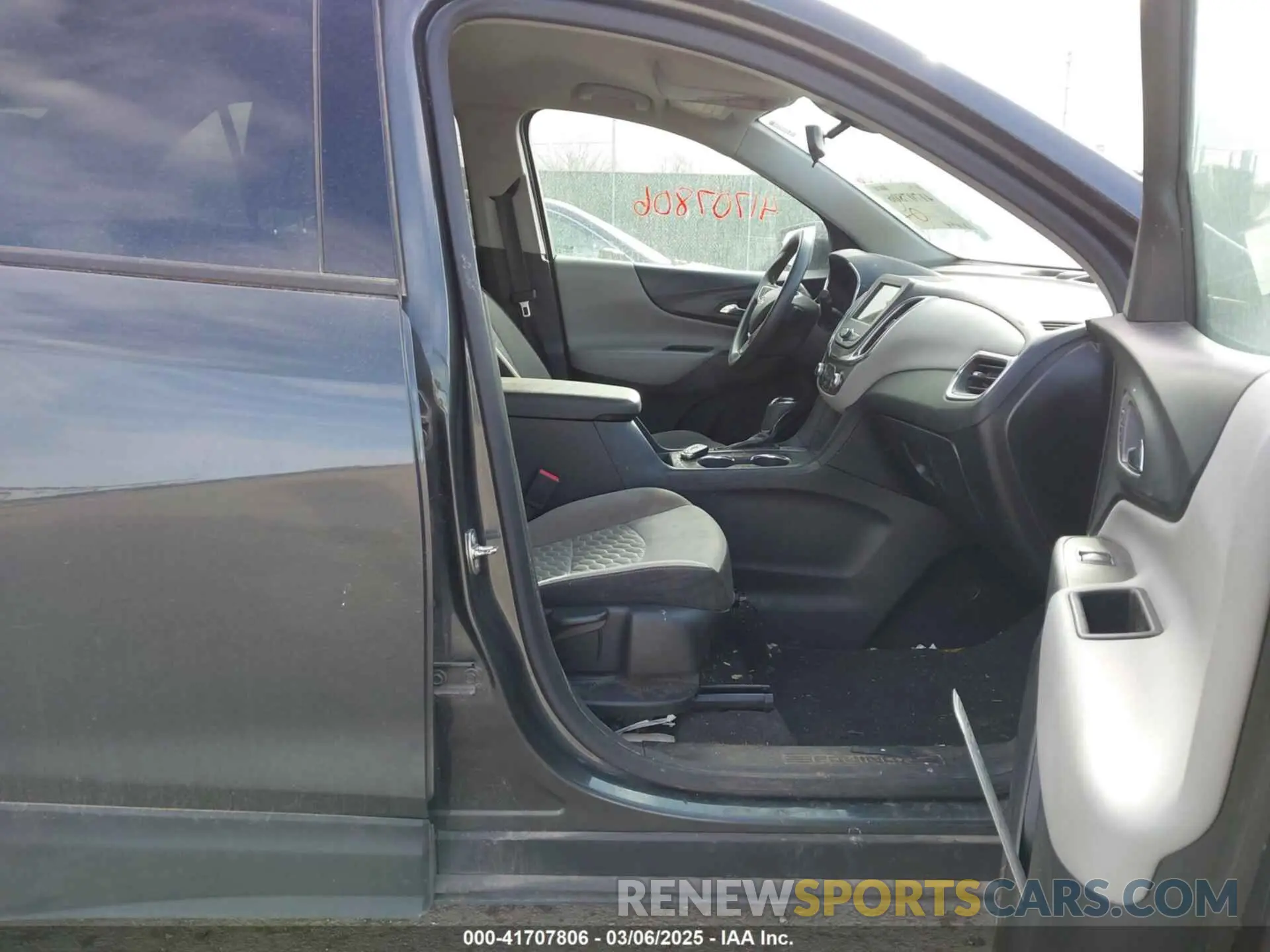 5 Photograph of a damaged car 3GNAXHEV2KS564335 CHEVROLET EQUINOX 2019