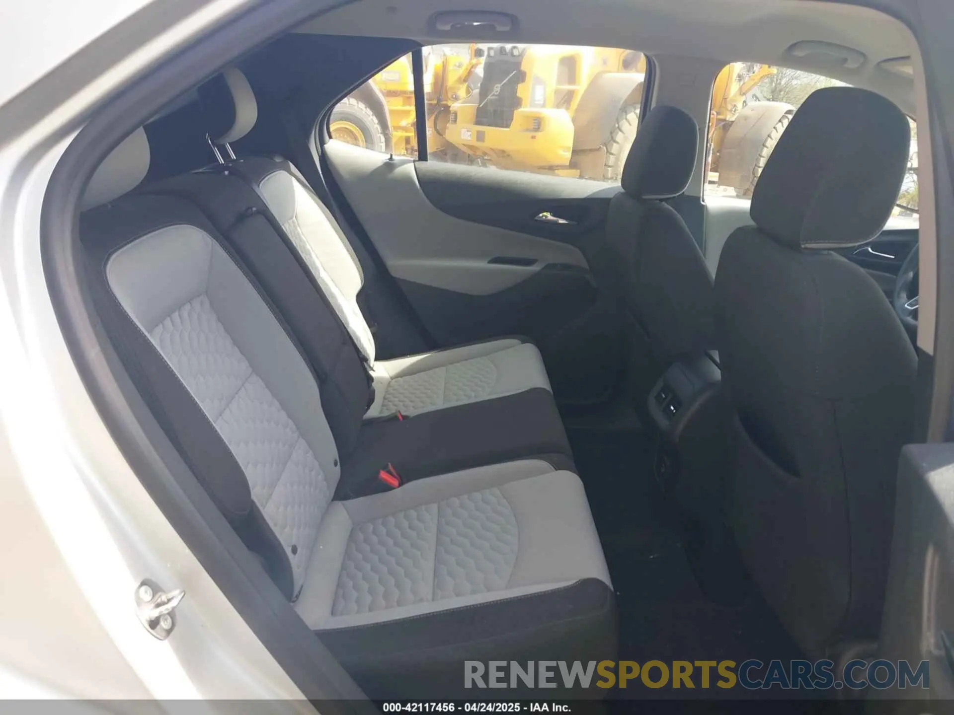 8 Photograph of a damaged car 3GNAXHEV2KS613064 CHEVROLET EQUINOX 2019