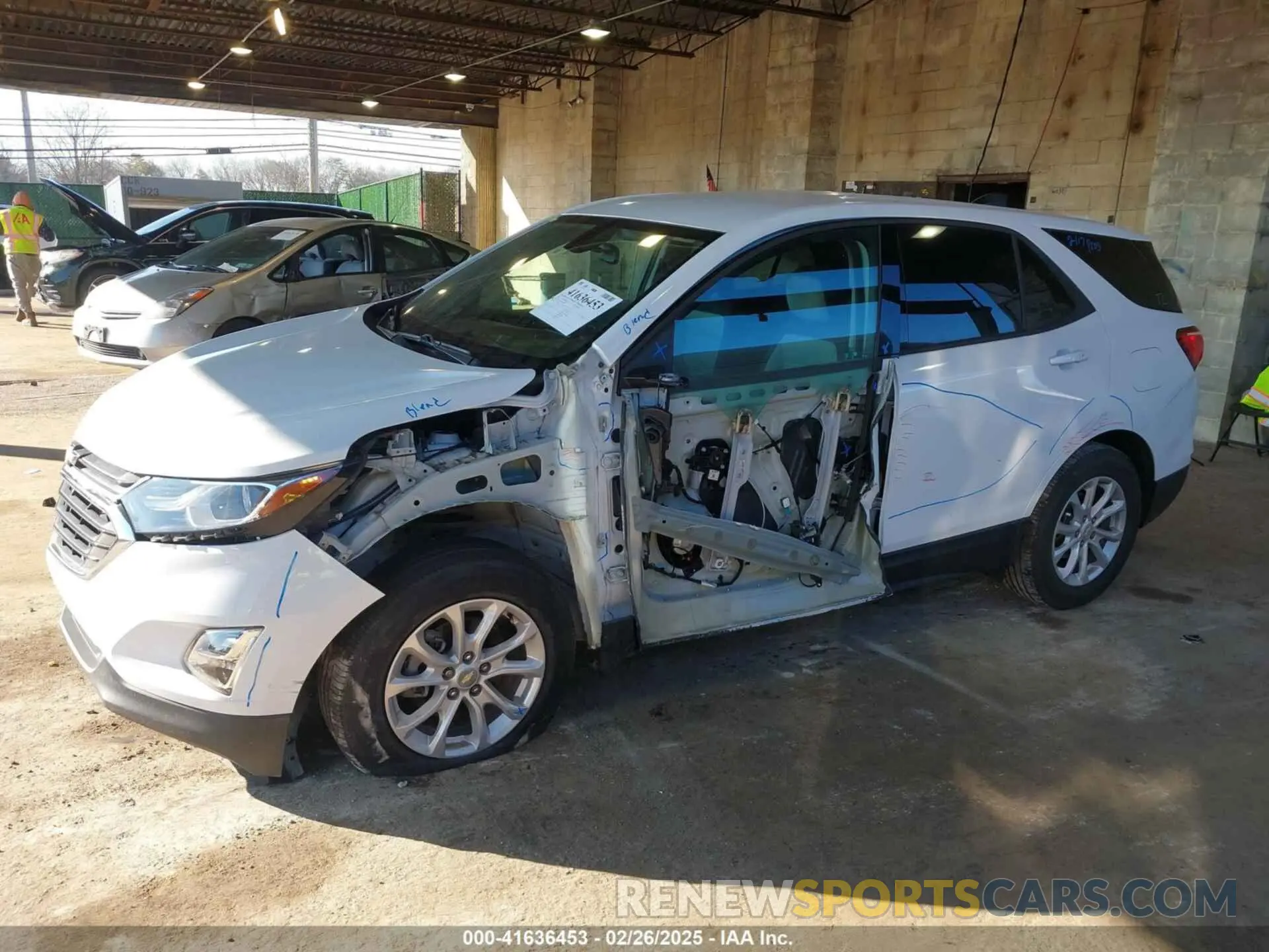 2 Фотография поврежденного автомобиля 3GNAXHEV3KS564909 CHEVROLET EQUINOX 2019