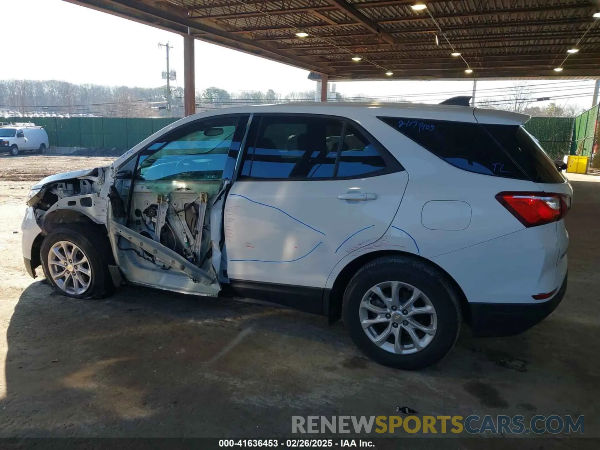 3 Фотография поврежденного автомобиля 3GNAXHEV3KS564909 CHEVROLET EQUINOX 2019