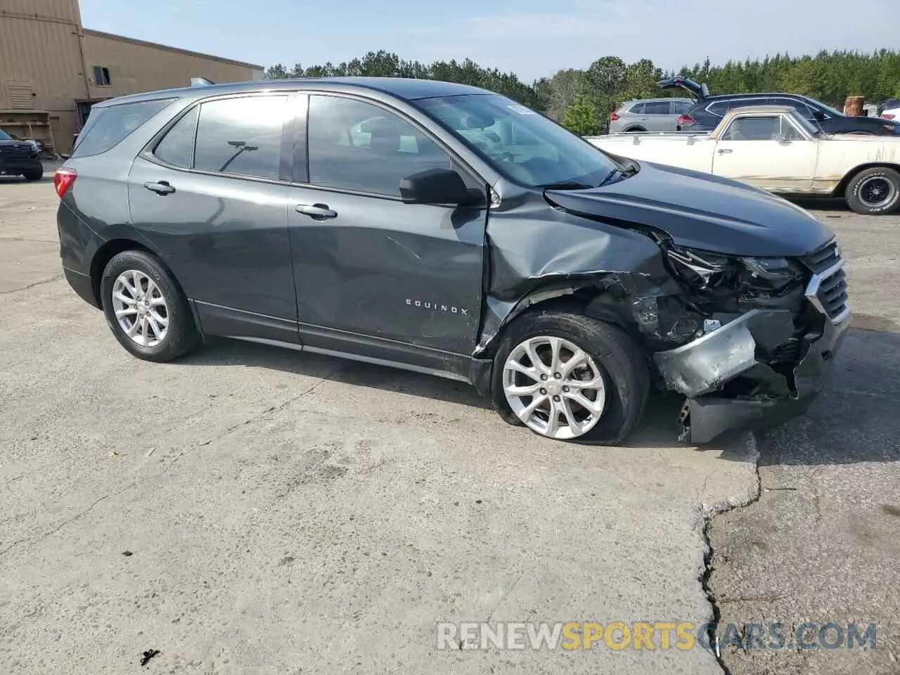 4 Photograph of a damaged car 3GNAXHEV3KS645926 CHEVROLET EQUINOX 2019
