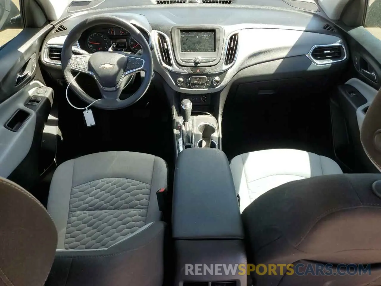 8 Photograph of a damaged car 3GNAXHEV4KL104720 CHEVROLET EQUINOX 2019