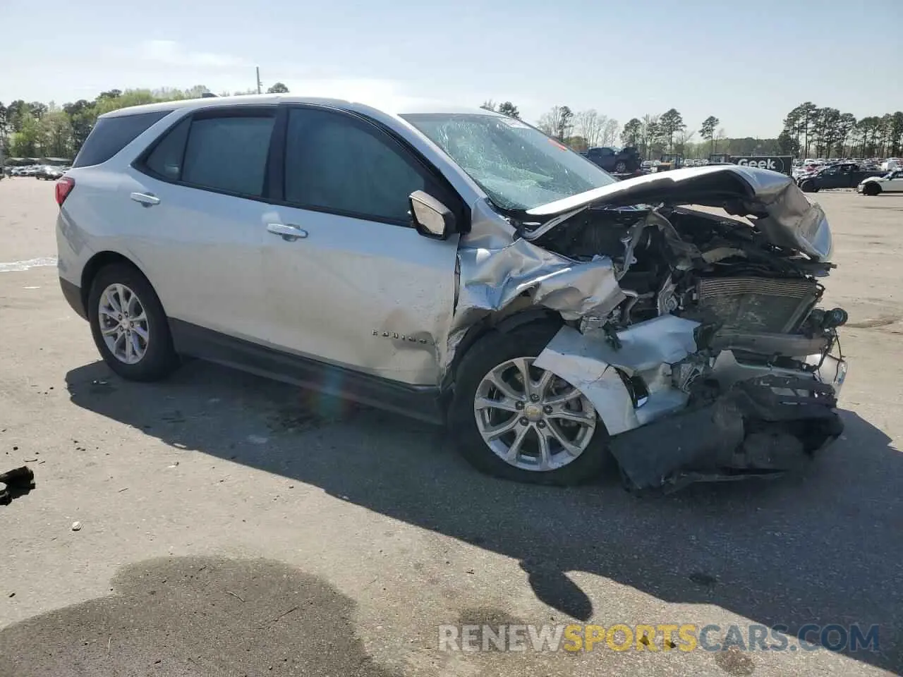 4 Фотография поврежденного автомобиля 3GNAXHEV4KL168059 CHEVROLET EQUINOX 2019