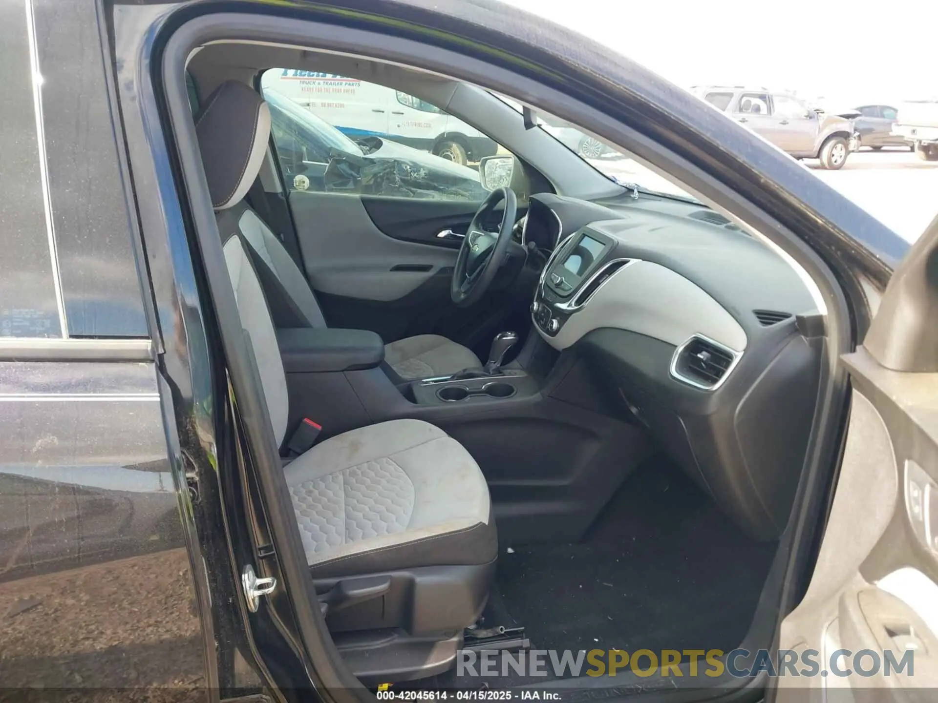 5 Фотография поврежденного автомобиля 3GNAXHEV4KL320440 CHEVROLET EQUINOX 2019