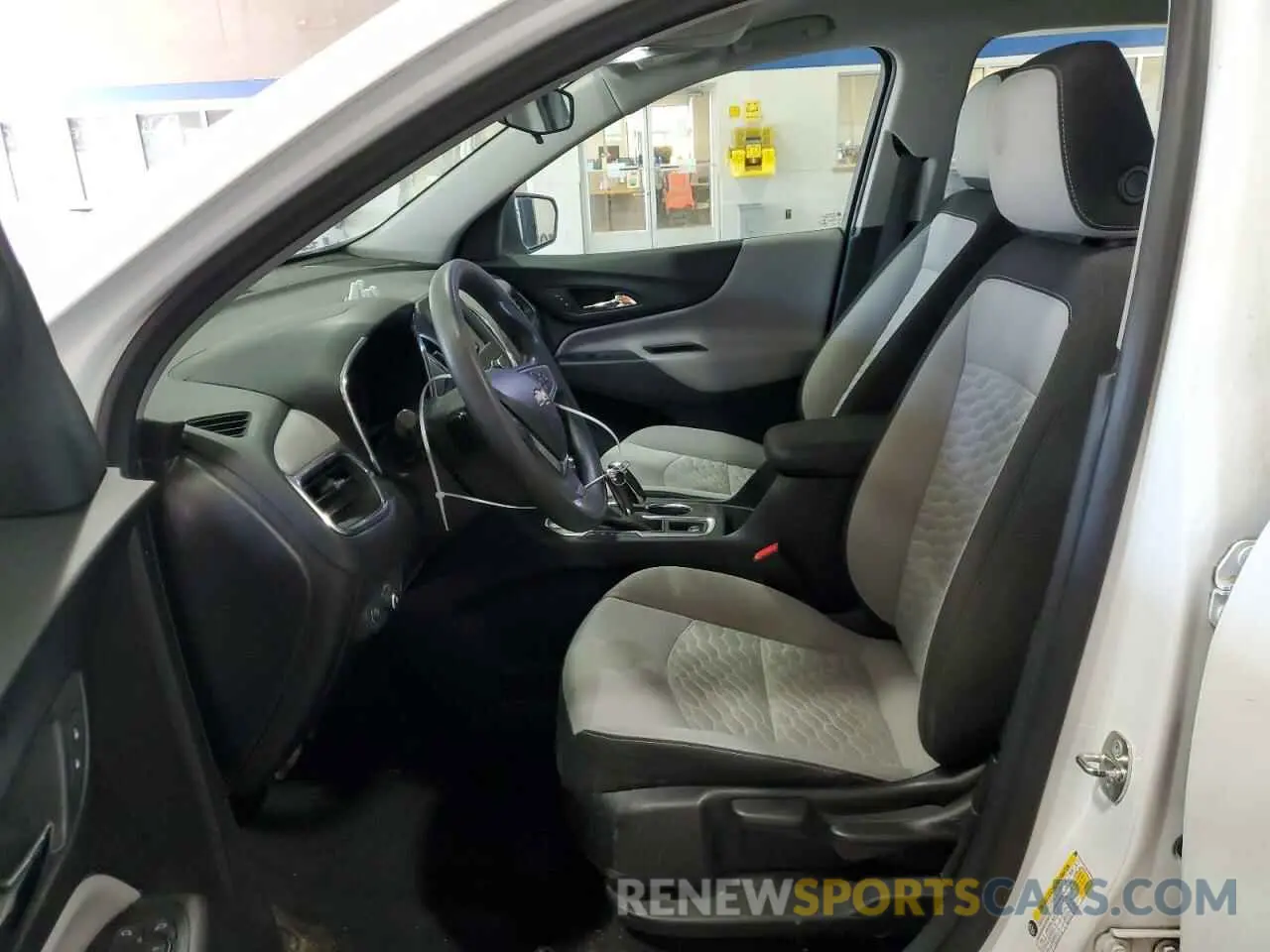 7 Фотография поврежденного автомобиля 3GNAXHEV4KS579614 CHEVROLET EQUINOX 2019