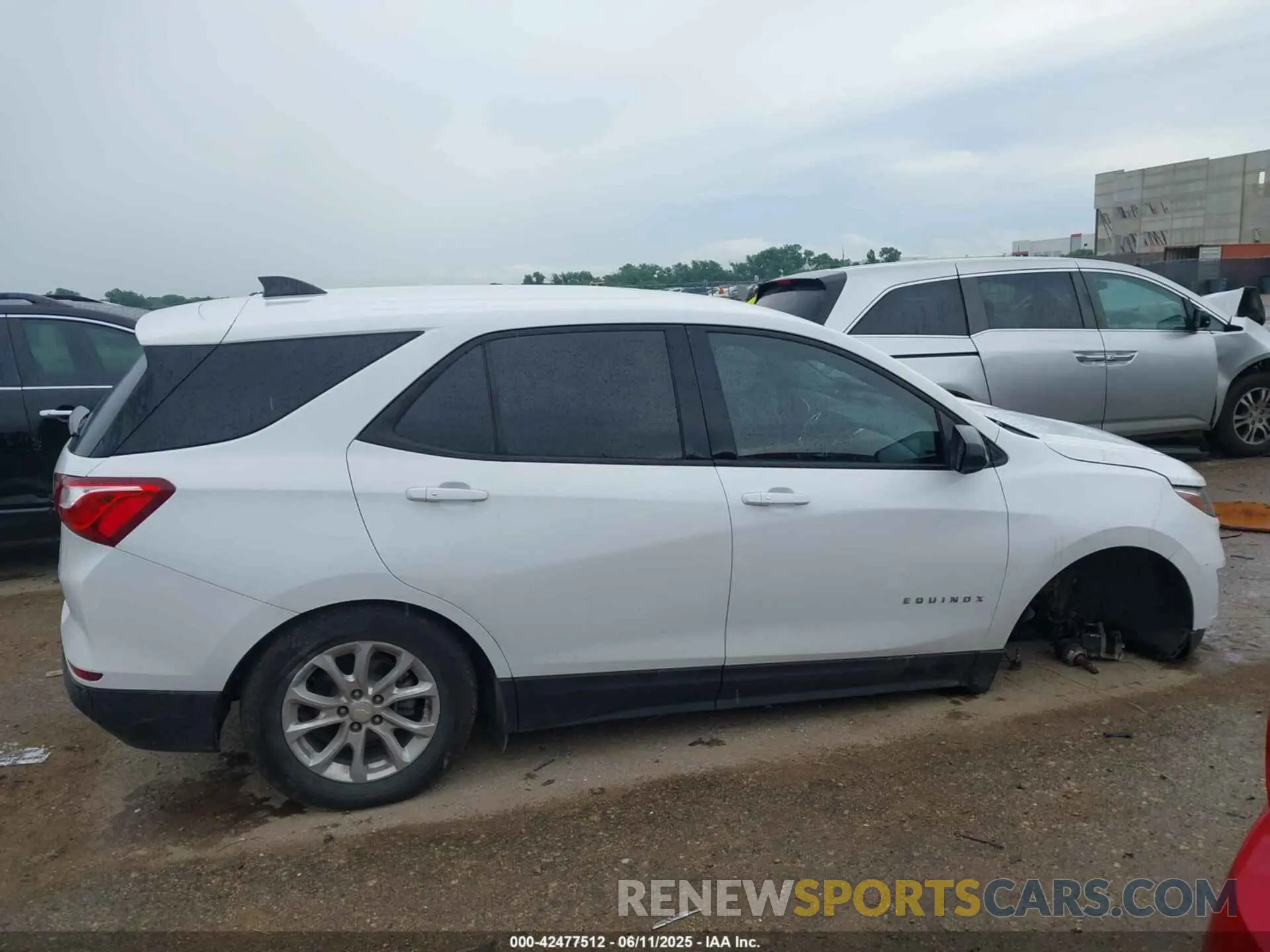 13 Photograph of a damaged car 3GNAXHEV4KS681317 CHEVROLET EQUINOX 2019