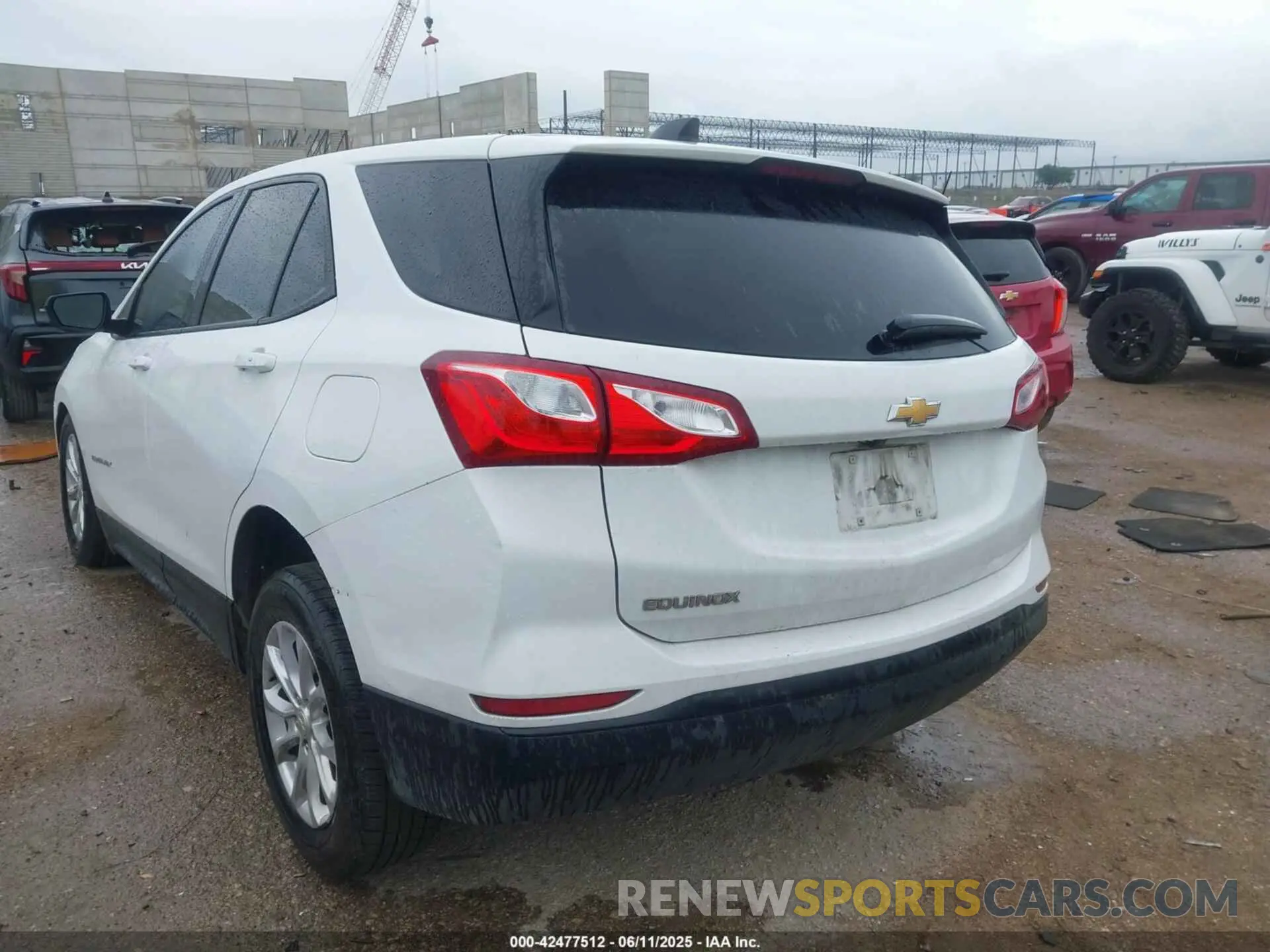 3 Photograph of a damaged car 3GNAXHEV4KS681317 CHEVROLET EQUINOX 2019
