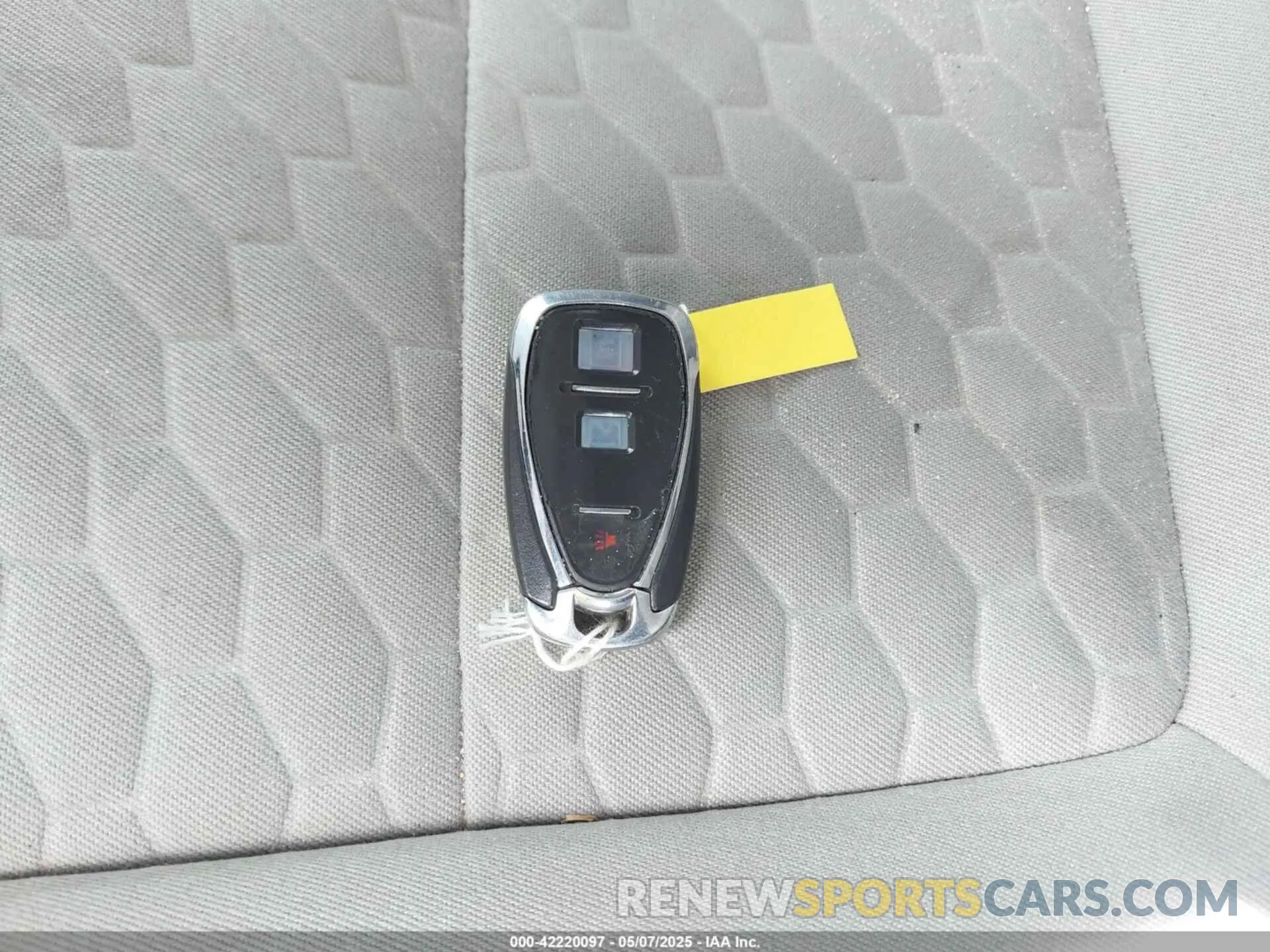 11 Photograph of a damaged car 3GNAXHEV6KS659819 CHEVROLET EQUINOX 2019