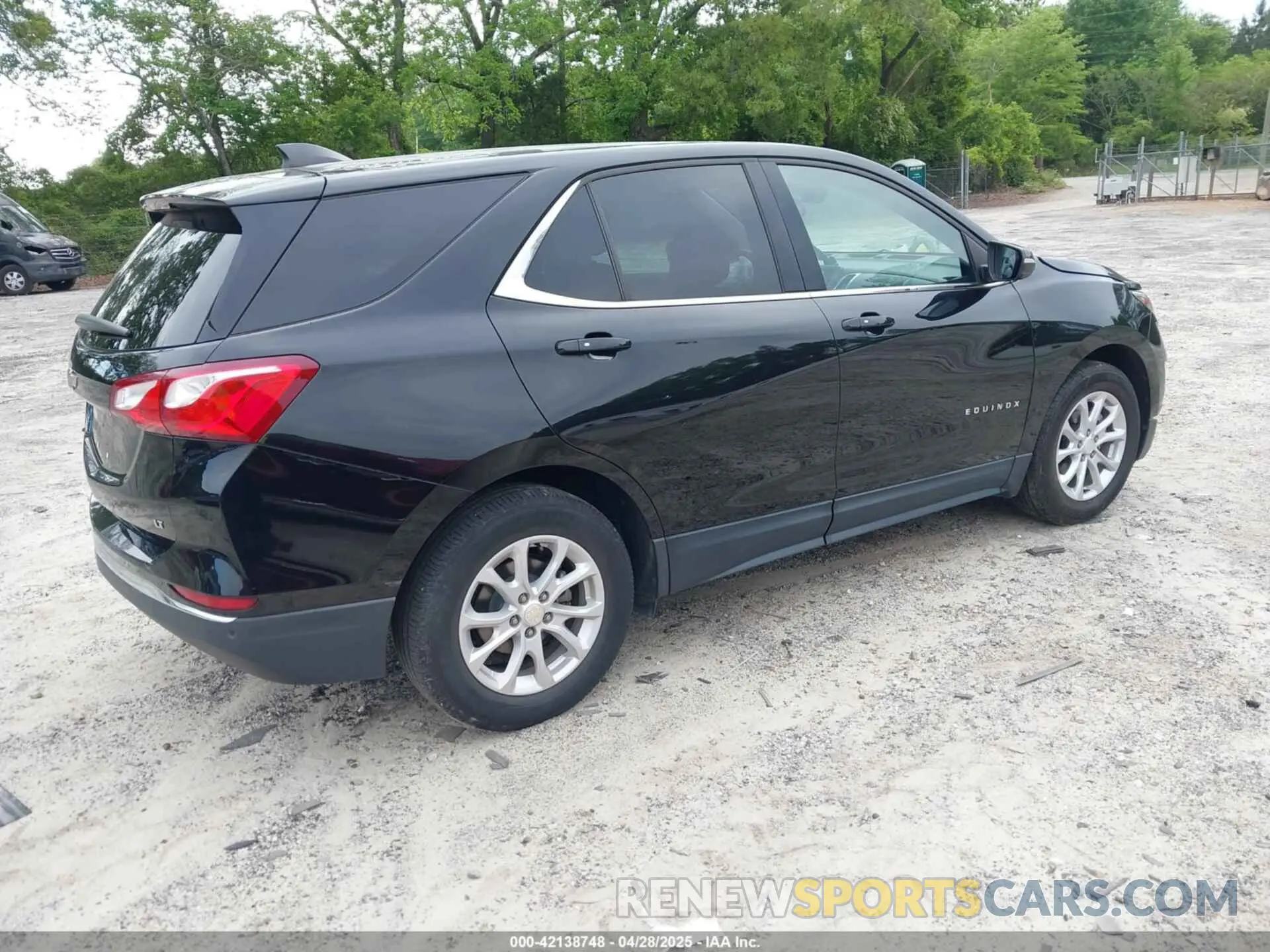 4 Photograph of a damaged car 3GNAXJEV2KL309167 CHEVROLET EQUINOX 2019