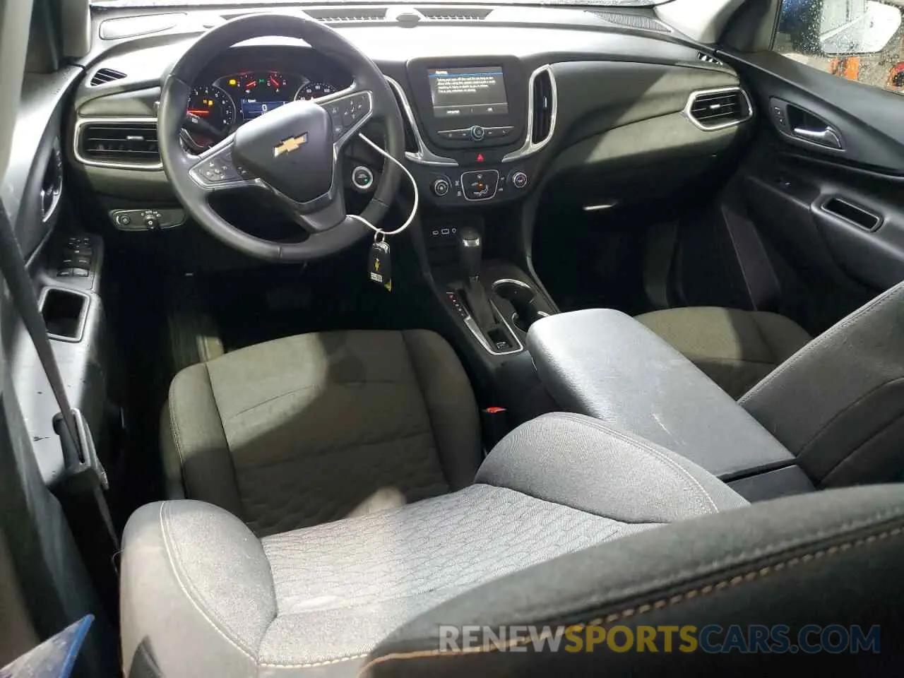 8 Фотография поврежденного автомобиля 3GNAXJEV2KL311906 CHEVROLET EQUINOX 2019