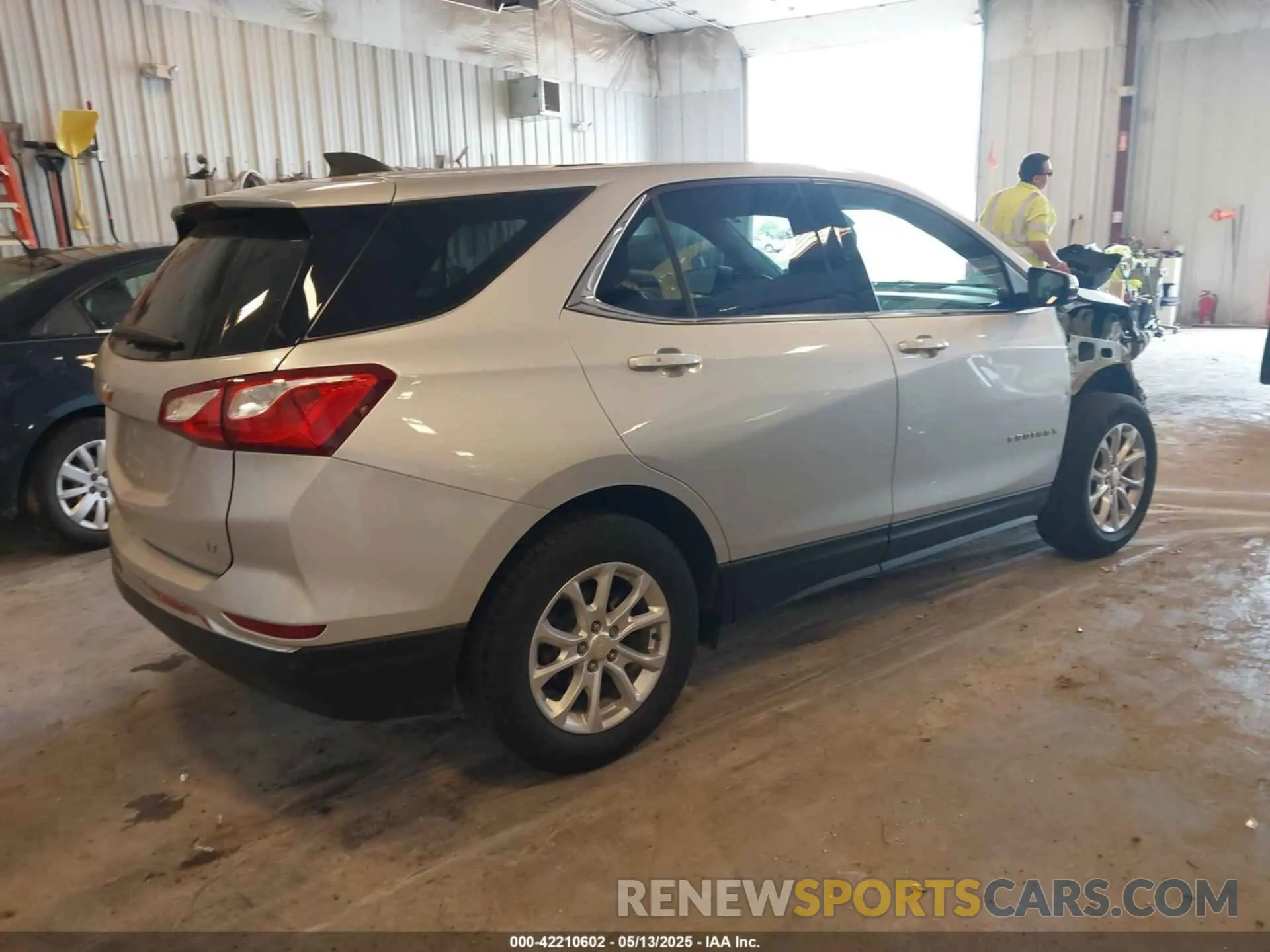 4 Photograph of a damaged car 3GNAXJEV3KS623108 CHEVROLET EQUINOX 2019