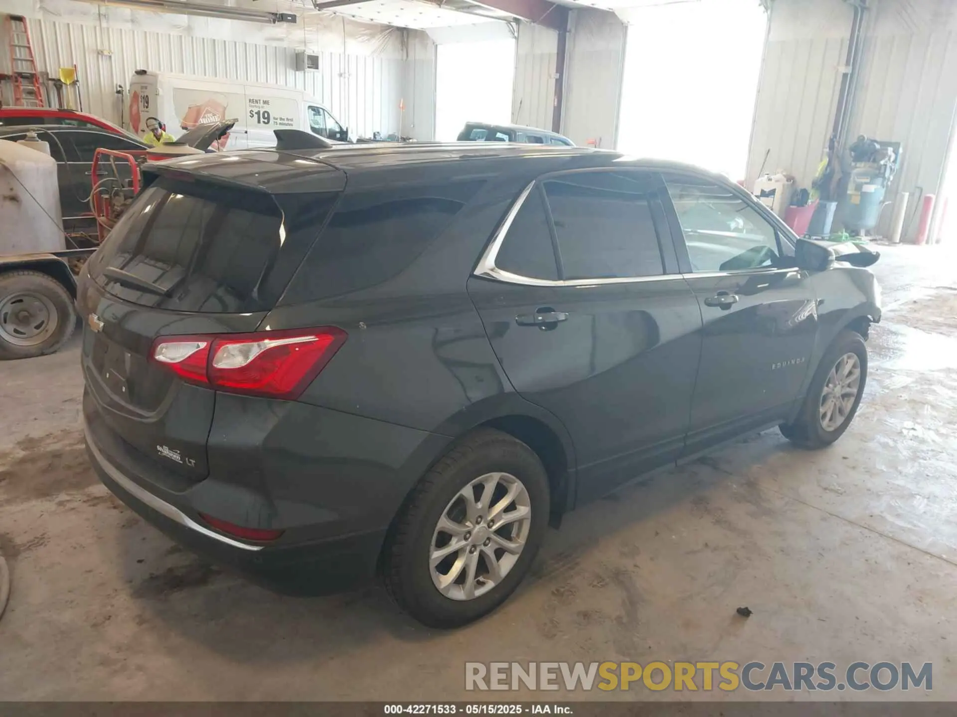 4 Photograph of a damaged car 3GNAXJEVXKS598594 CHEVROLET EQUINOX 2019