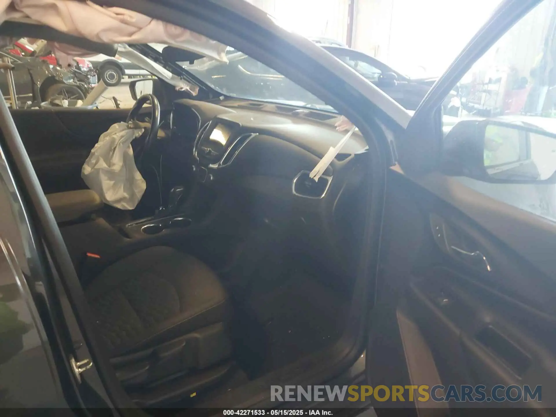 5 Photograph of a damaged car 3GNAXJEVXKS598594 CHEVROLET EQUINOX 2019