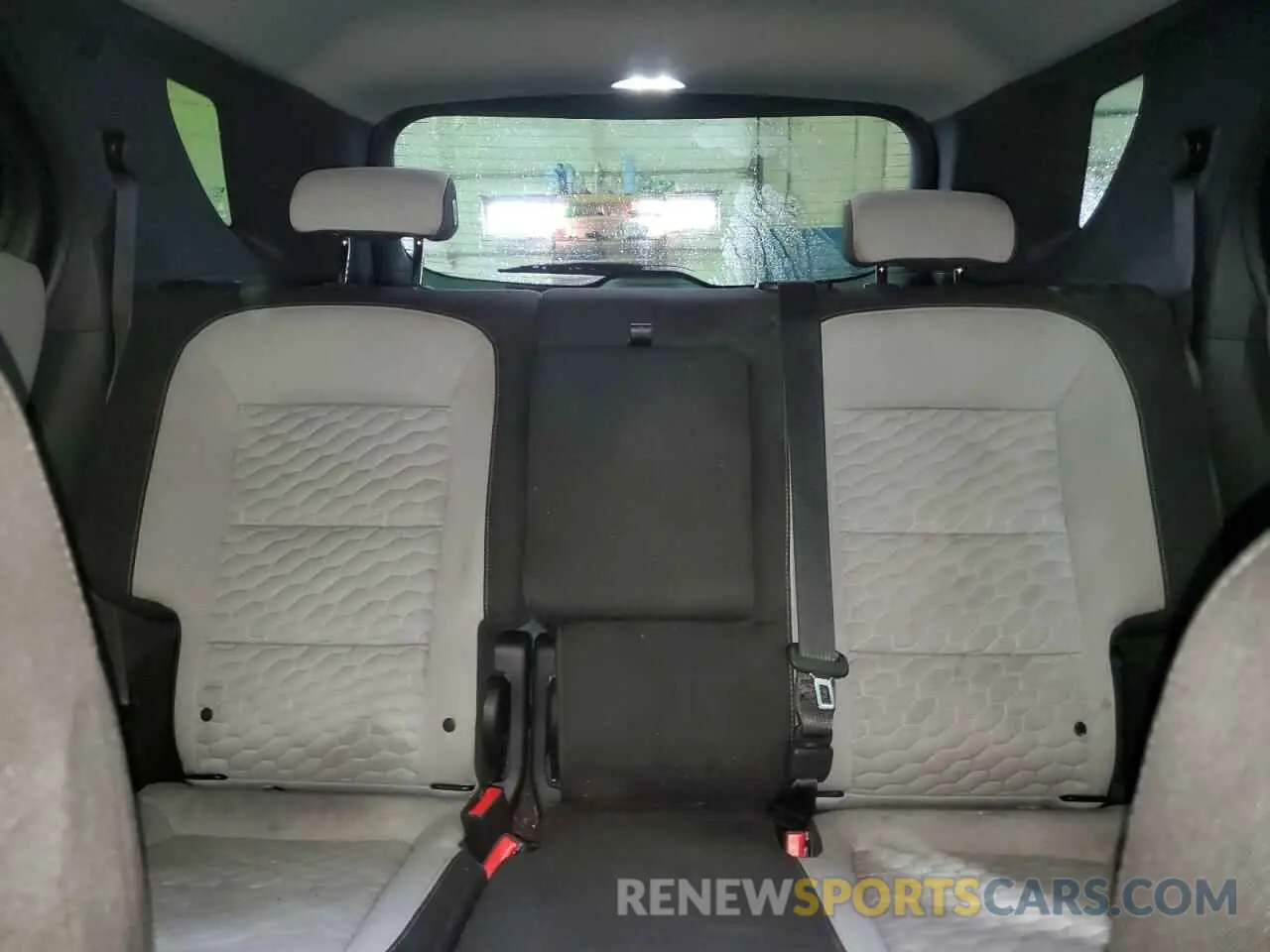 10 Photograph of a damaged car 3GNAXKEV0KS512117 CHEVROLET EQUINOX 2019