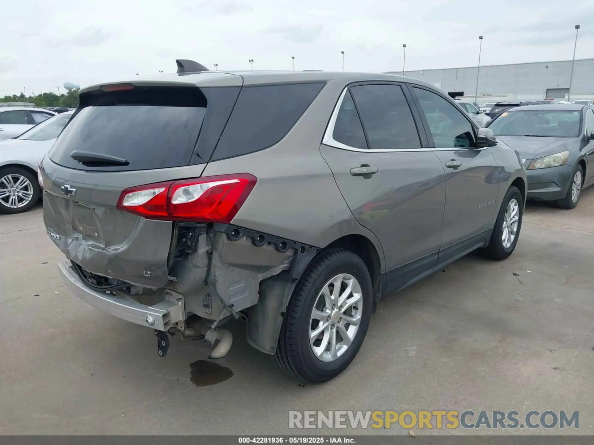 4 Фотография поврежденного автомобиля 3GNAXKEV0KS574469 CHEVROLET EQUINOX 2019