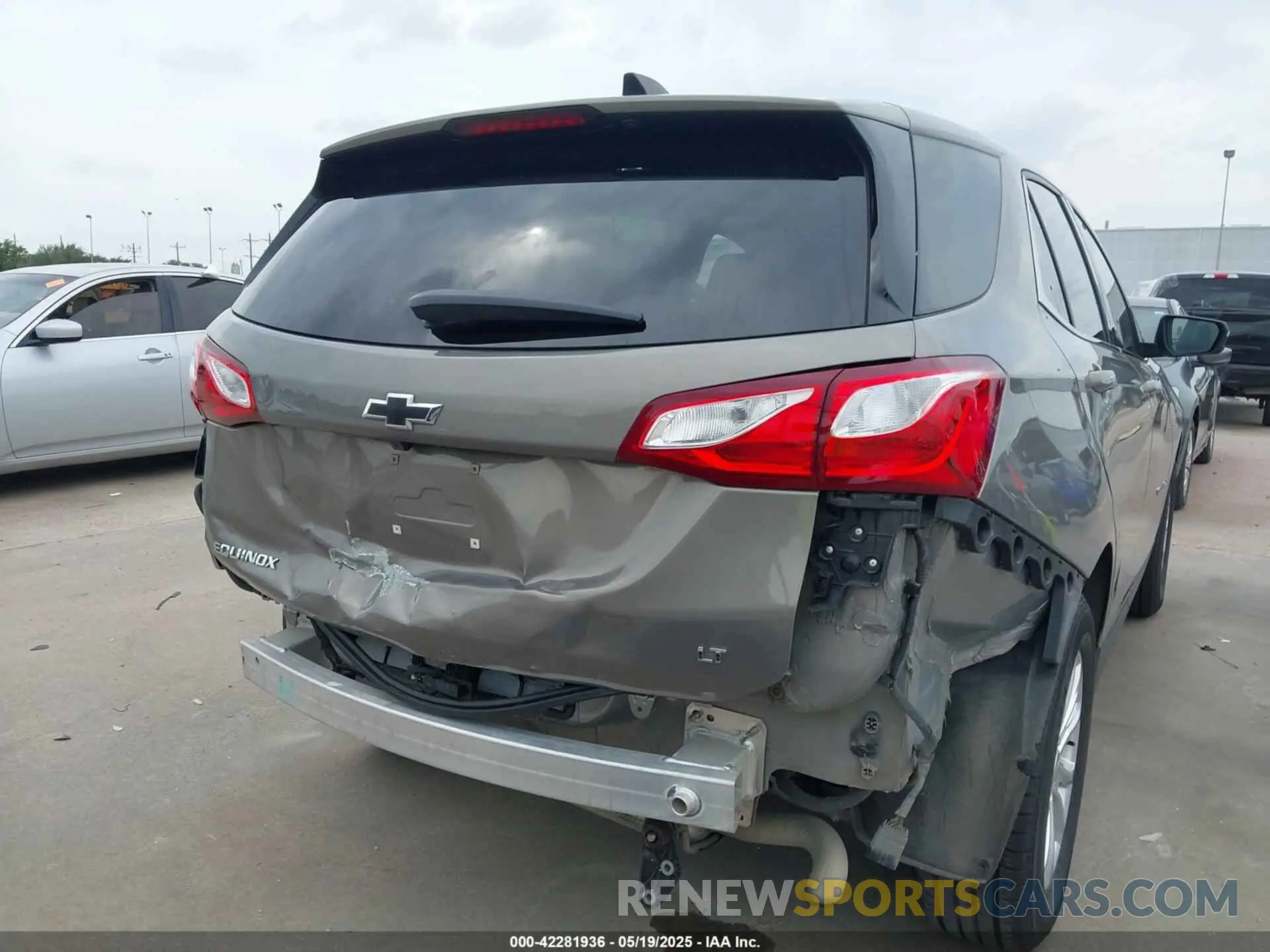 6 Фотография поврежденного автомобиля 3GNAXKEV0KS574469 CHEVROLET EQUINOX 2019