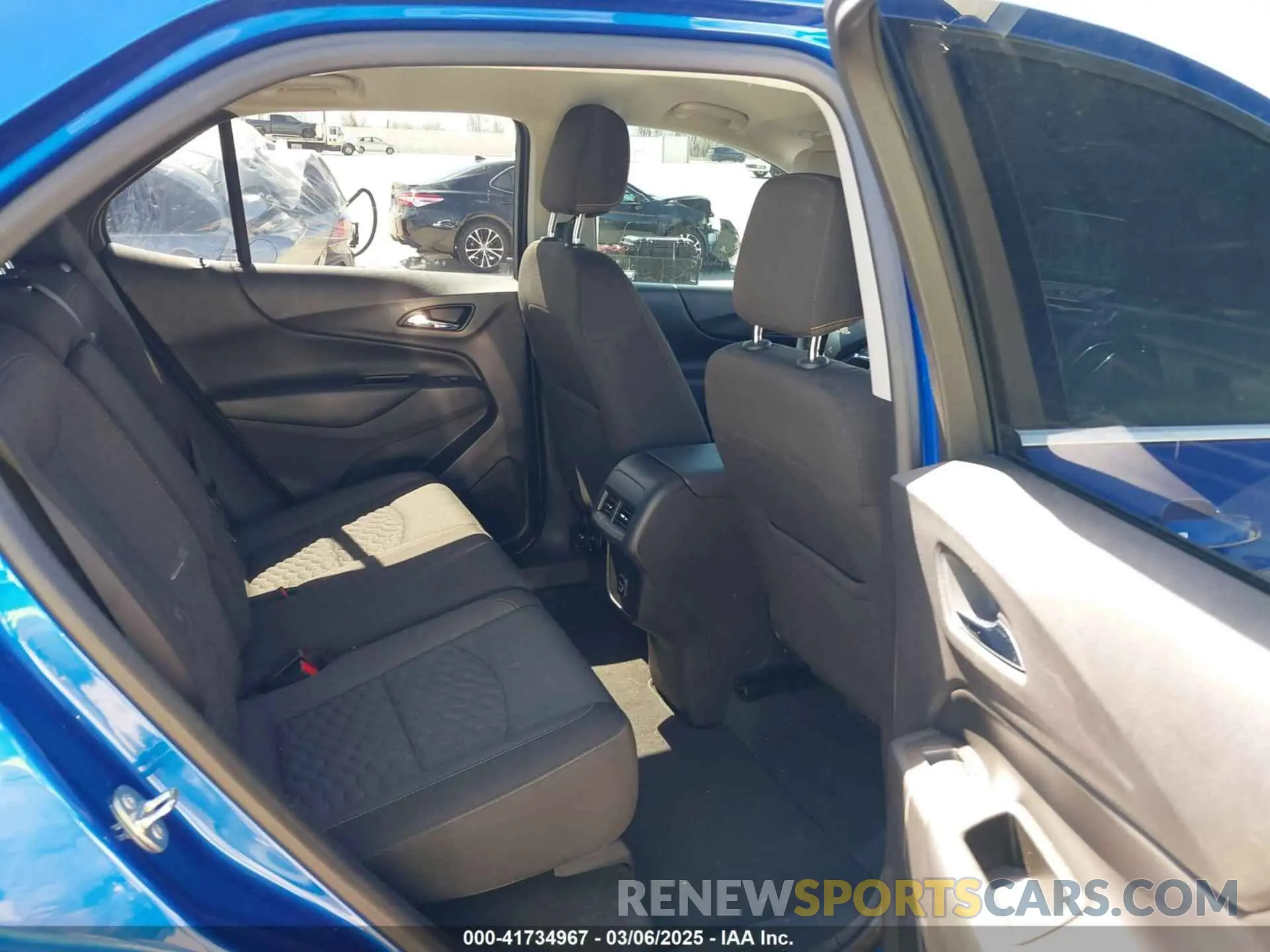 8 Photograph of a damaged car 3GNAXKEV2KS544048 CHEVROLET EQUINOX 2019