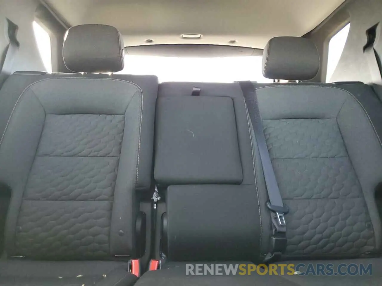 10 Photograph of a damaged car 3GNAXKEV2KS564798 CHEVROLET EQUINOX 2019
