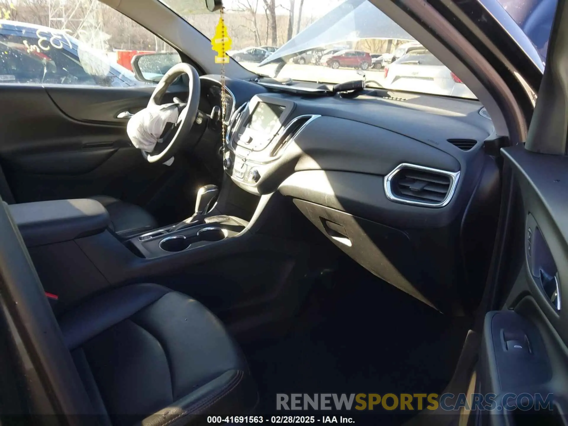 5 Фотография поврежденного автомобиля 3GNAXKEV2KS569032 CHEVROLET EQUINOX 2019