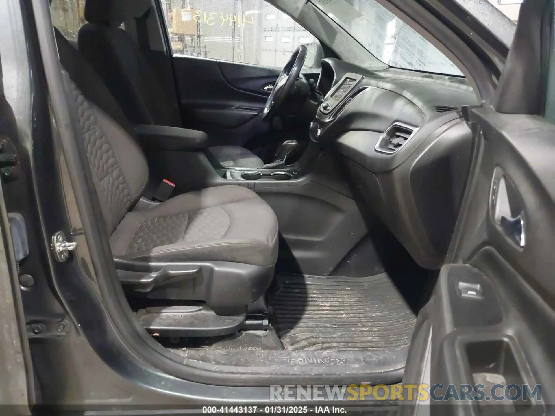 5 Photograph of a damaged car 3GNAXKEV2KS591208 CHEVROLET EQUINOX 2019