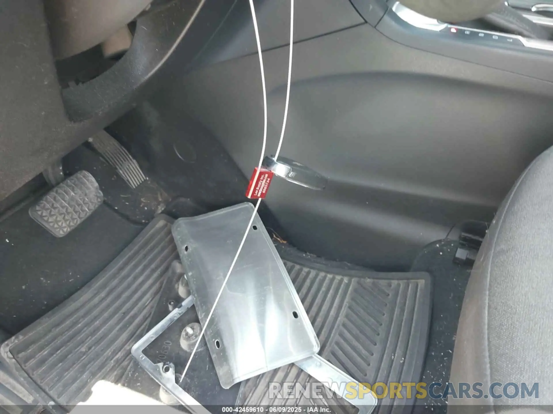 11 Photograph of a damaged car 3GNAXKEV2KS602269 CHEVROLET EQUINOX 2019