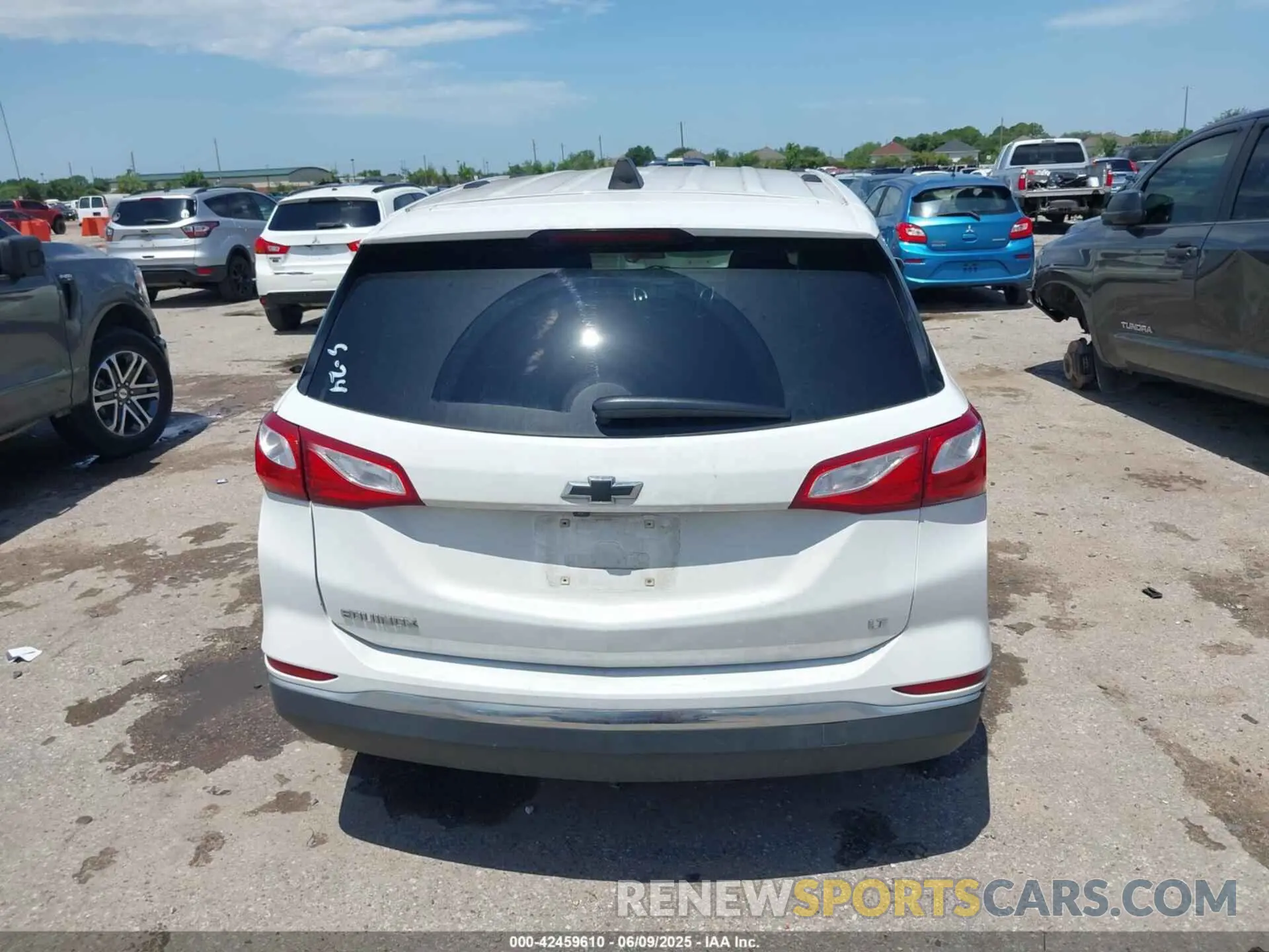 16 Photograph of a damaged car 3GNAXKEV2KS602269 CHEVROLET EQUINOX 2019