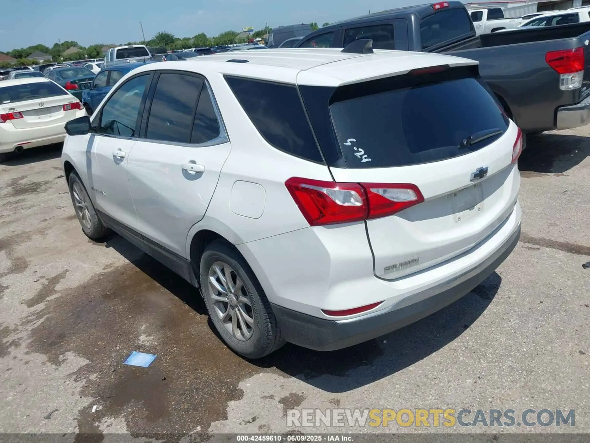 3 Photograph of a damaged car 3GNAXKEV2KS602269 CHEVROLET EQUINOX 2019