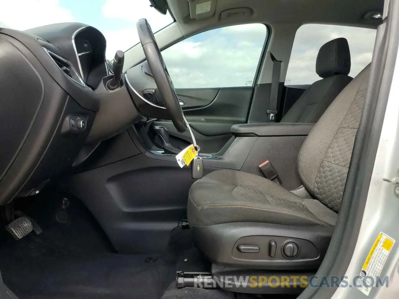 7 Photograph of a damaged car 3GNAXKEV2KS625521 CHEVROLET EQUINOX 2019