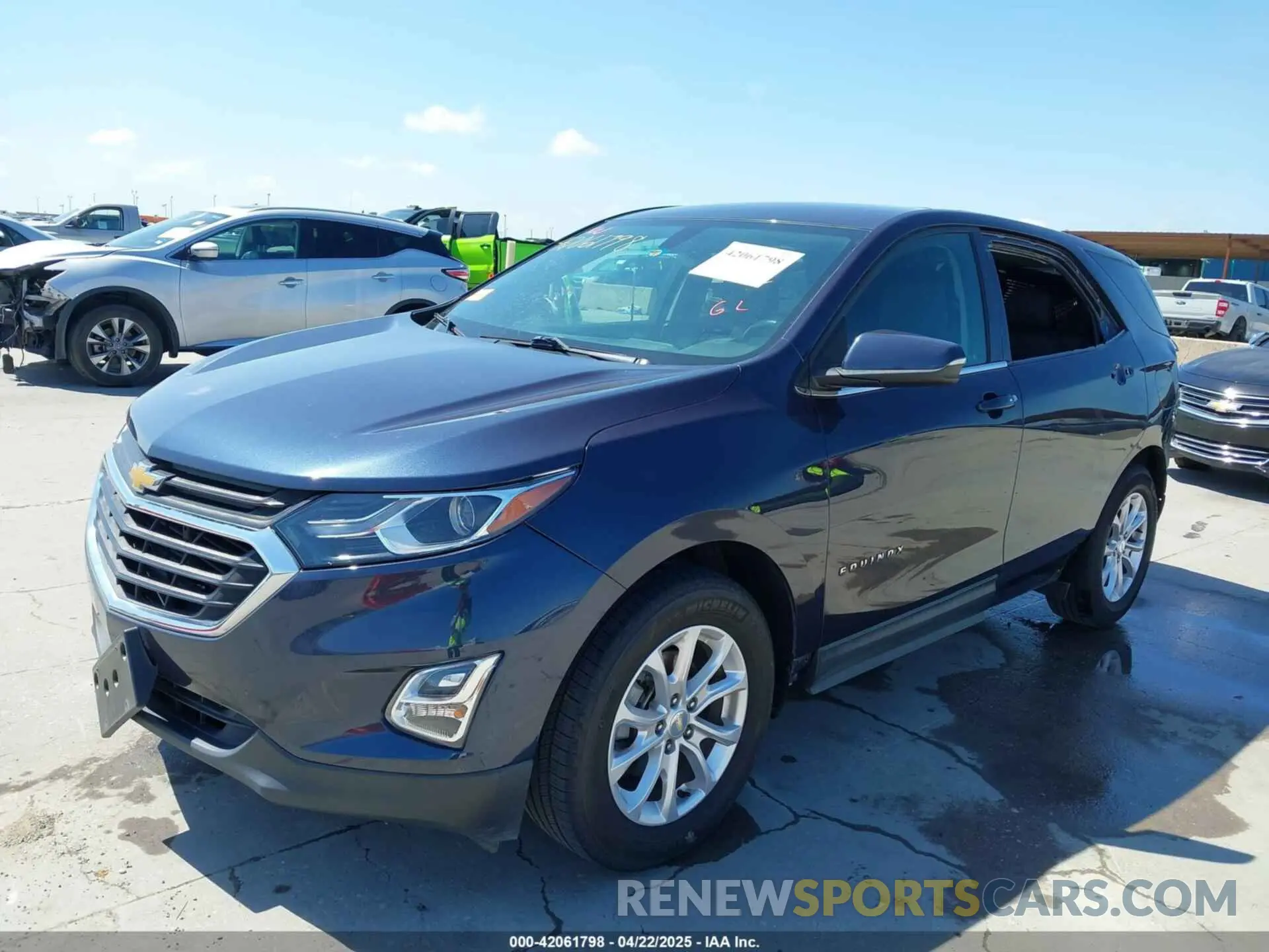 2 Фотография поврежденного автомобиля 3GNAXKEV3KL199798 CHEVROLET EQUINOX 2019
