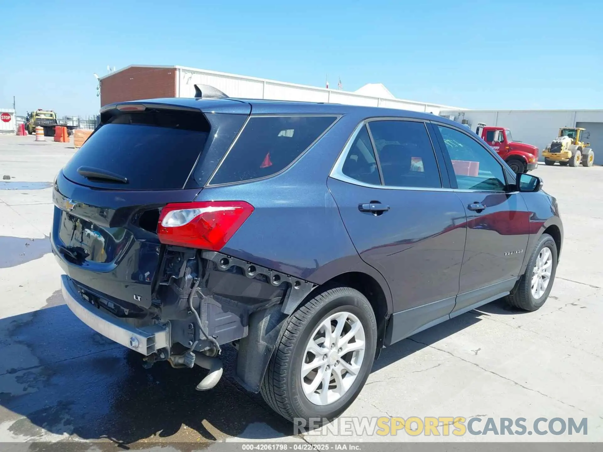 4 Фотография поврежденного автомобиля 3GNAXKEV3KL199798 CHEVROLET EQUINOX 2019