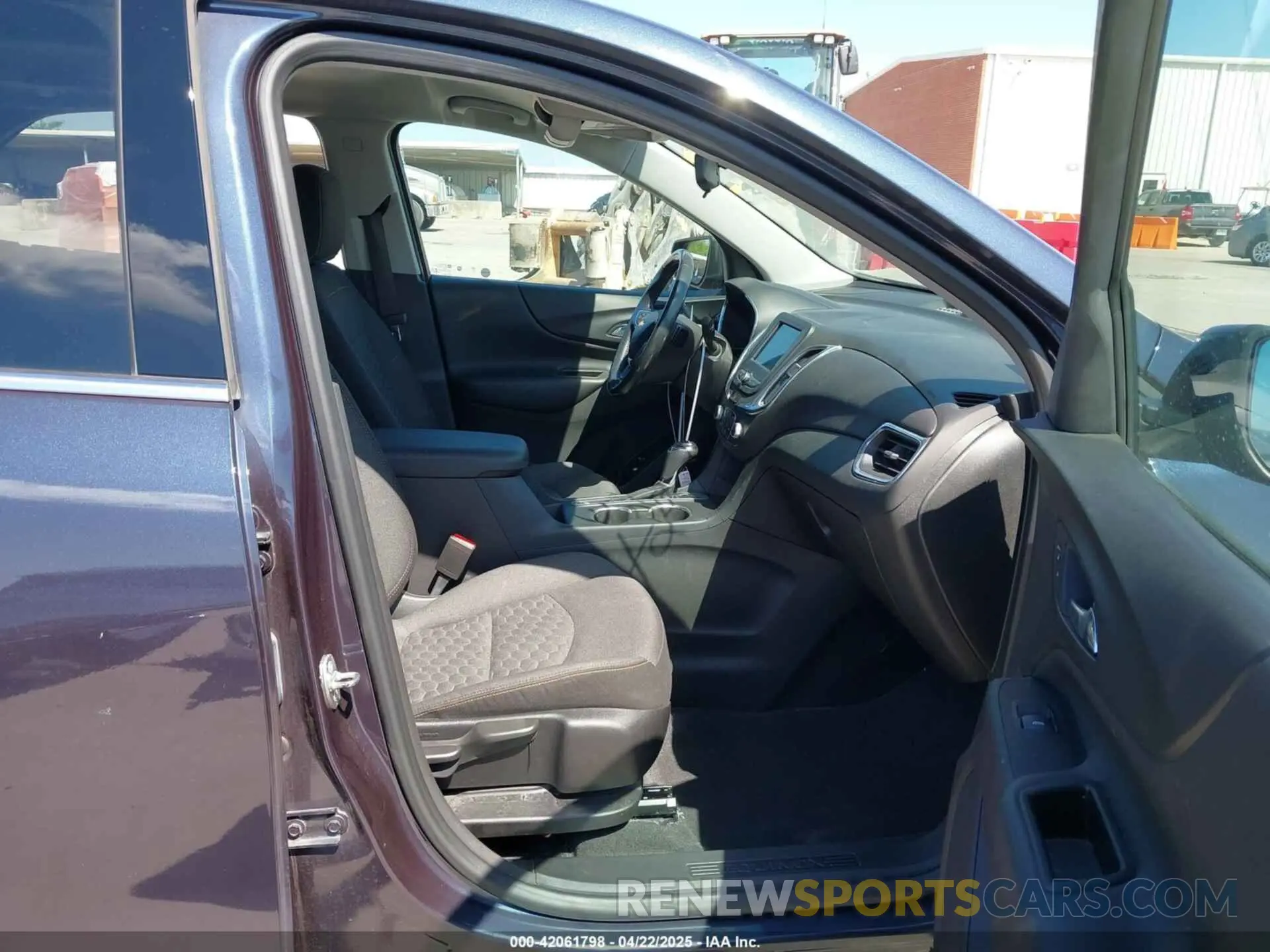 5 Фотография поврежденного автомобиля 3GNAXKEV3KL199798 CHEVROLET EQUINOX 2019