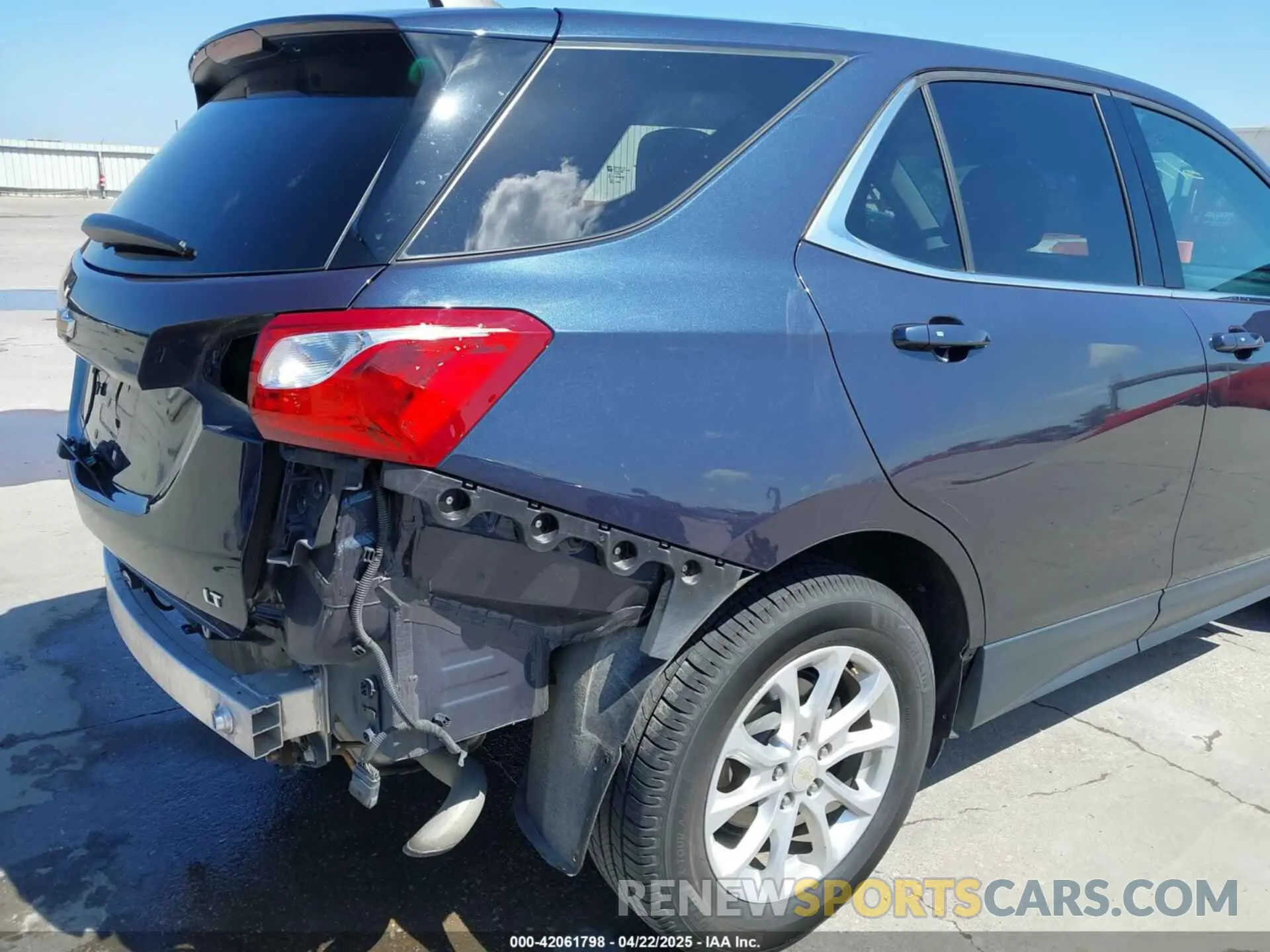 6 Фотография поврежденного автомобиля 3GNAXKEV3KL199798 CHEVROLET EQUINOX 2019
