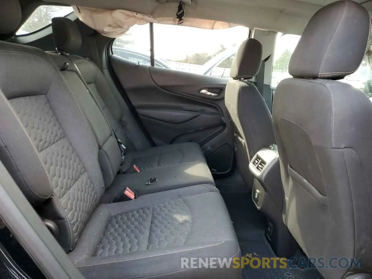 11 Photograph of a damaged car 3GNAXKEV3KL252631 CHEVROLET EQUINOX 2019