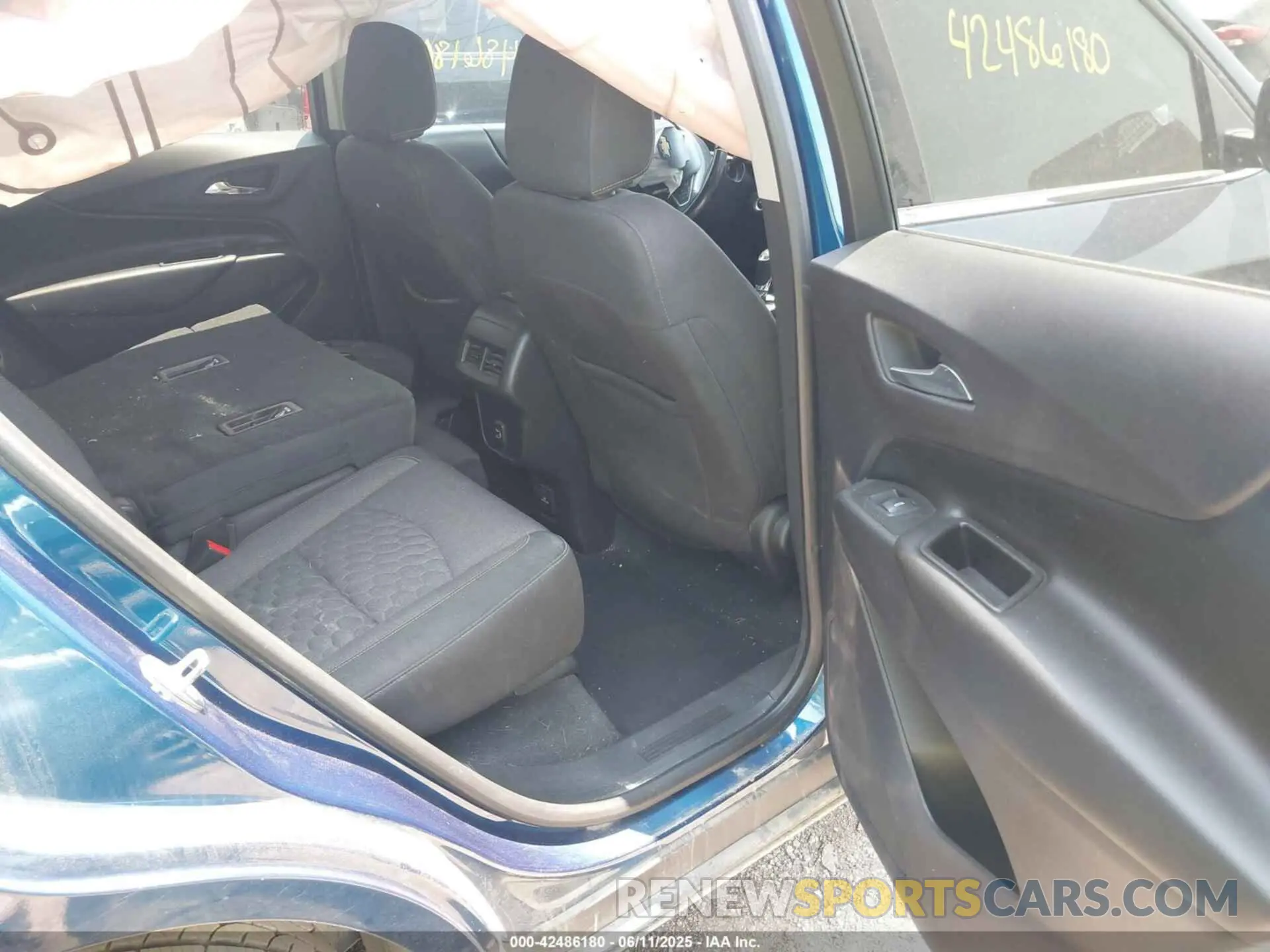 8 Photograph of a damaged car 3GNAXKEV3KL277920 CHEVROLET EQUINOX 2019