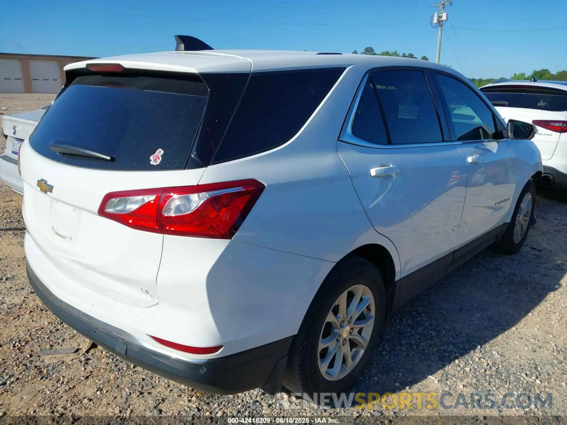 4 Photograph of a damaged car 3GNAXKEV3KS574112 CHEVROLET EQUINOX 2019