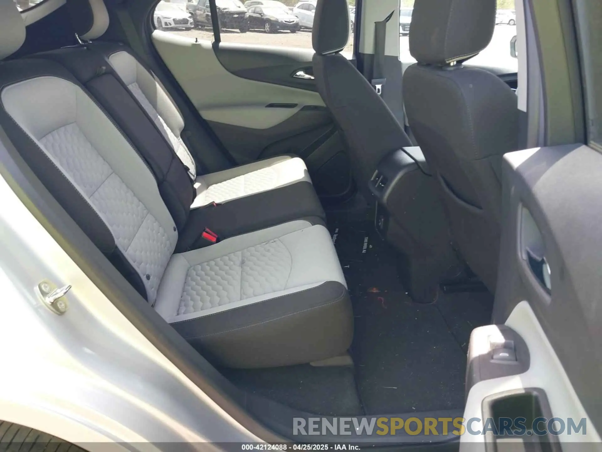 8 Photograph of a damaged car 3GNAXKEV3KS647429 CHEVROLET EQUINOX 2019