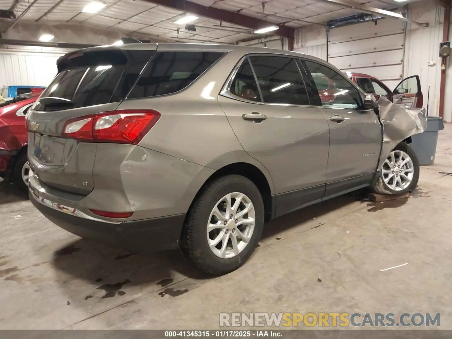 4 Photograph of a damaged car 3GNAXKEV4KS524724 CHEVROLET EQUINOX 2019