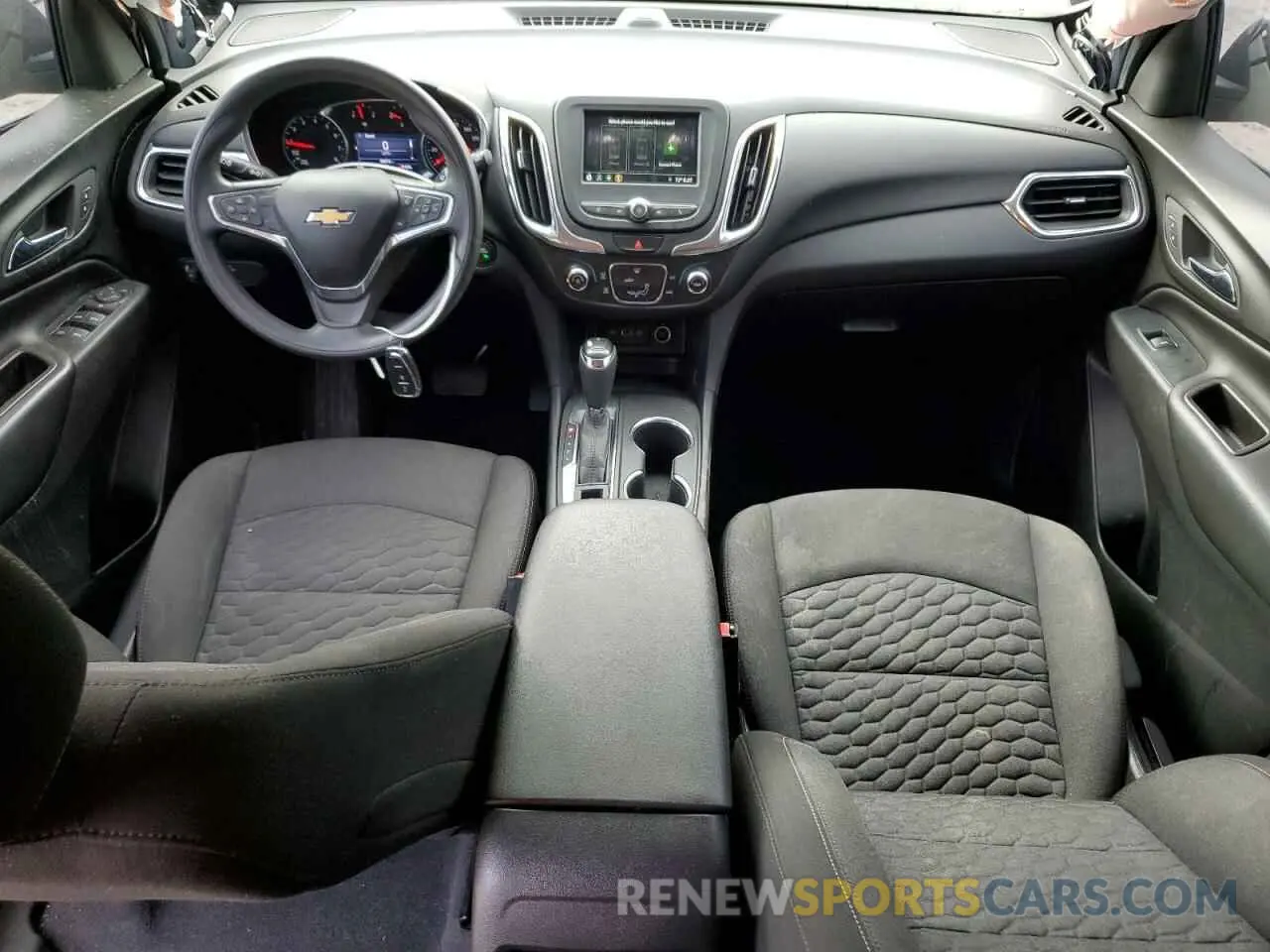 8 Photograph of a damaged car 3GNAXKEV6KL246869 CHEVROLET EQUINOX 2019