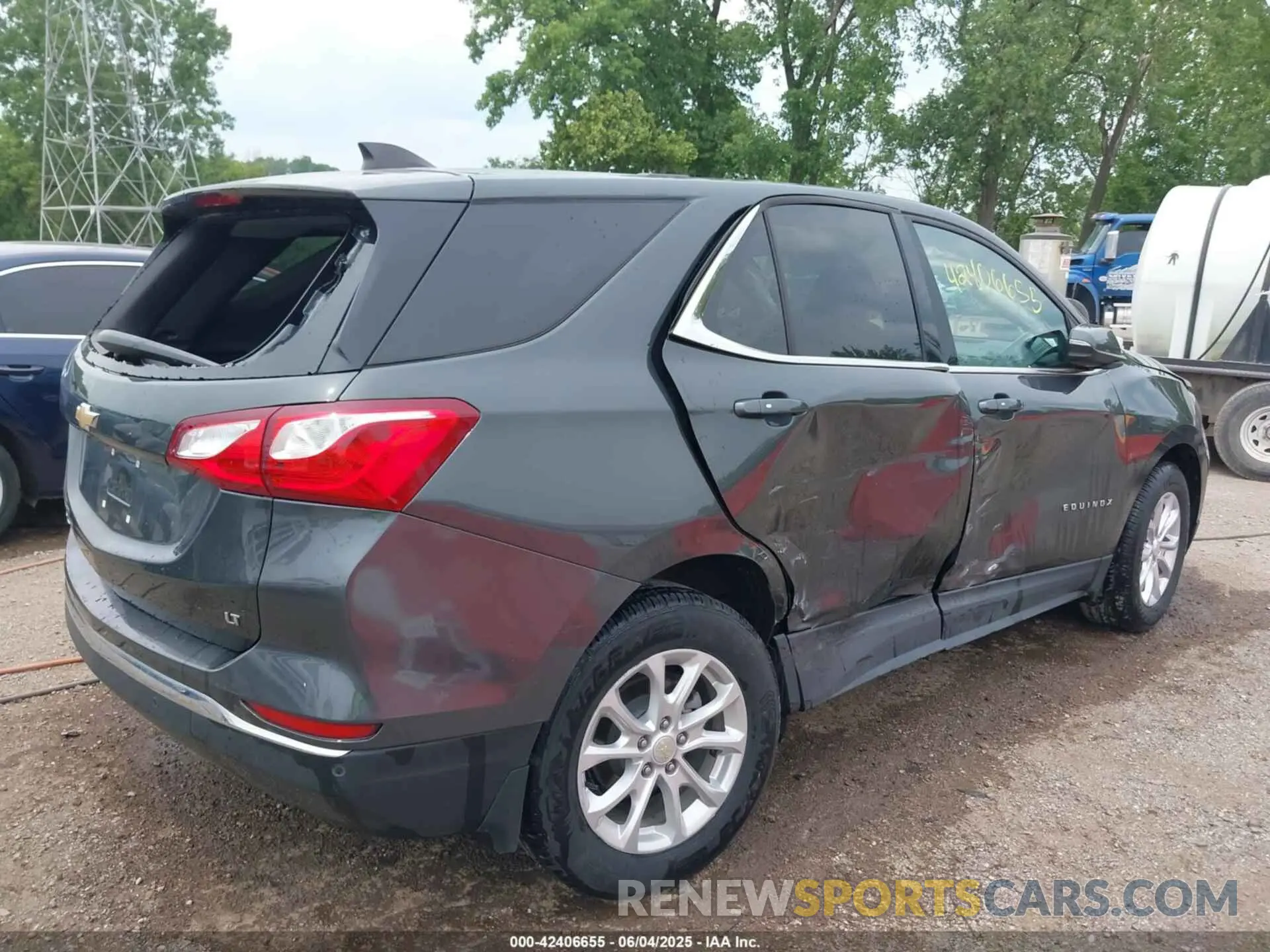 4 Фотография поврежденного автомобиля 3GNAXKEV6KS574718 CHEVROLET EQUINOX 2019